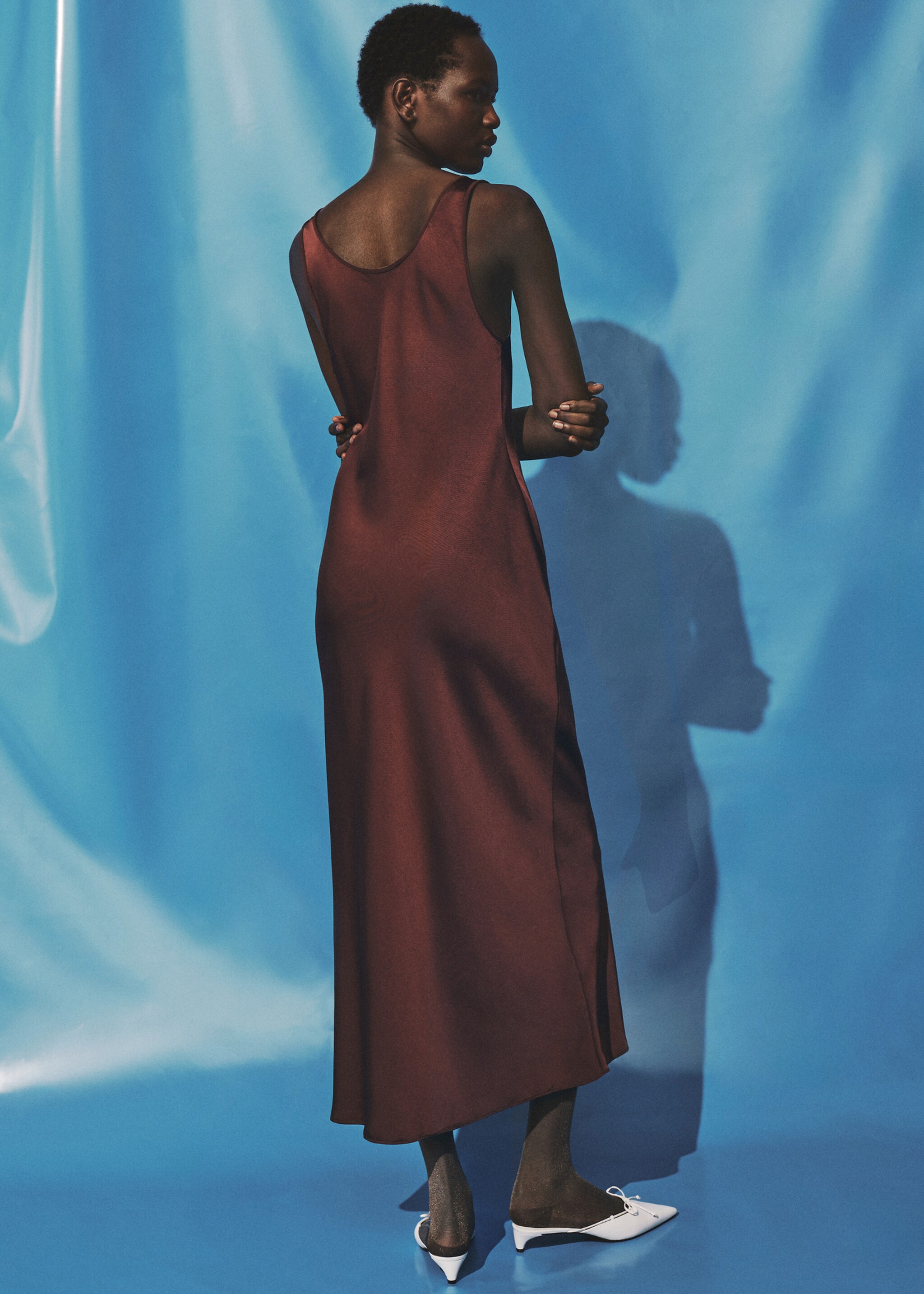 Long satin dress - Reverse of the article, Brown. Ref: 17024088-00.