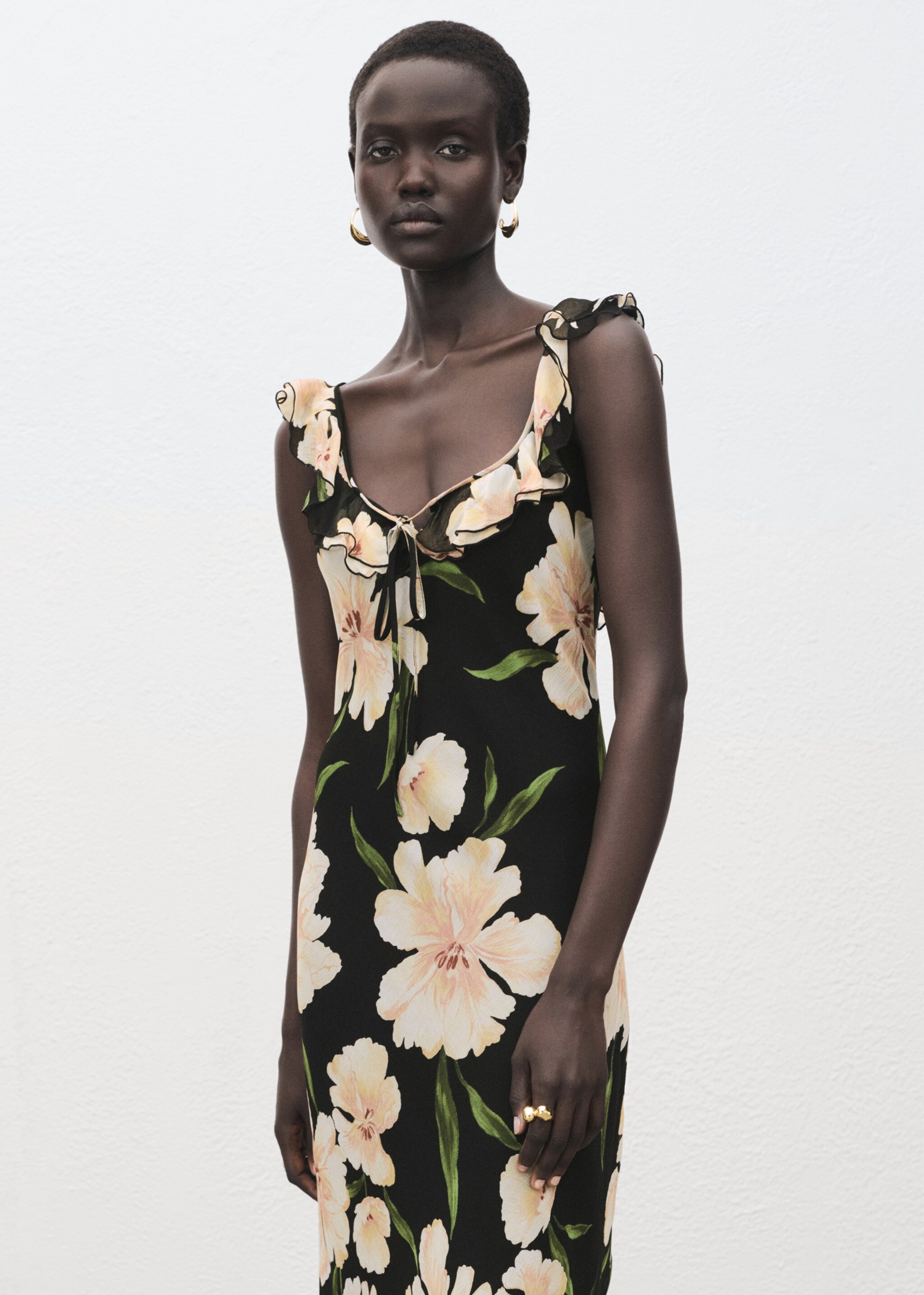 Floral dress with ruffle detail - Medium plane, Black. Ref: 17024093-00.