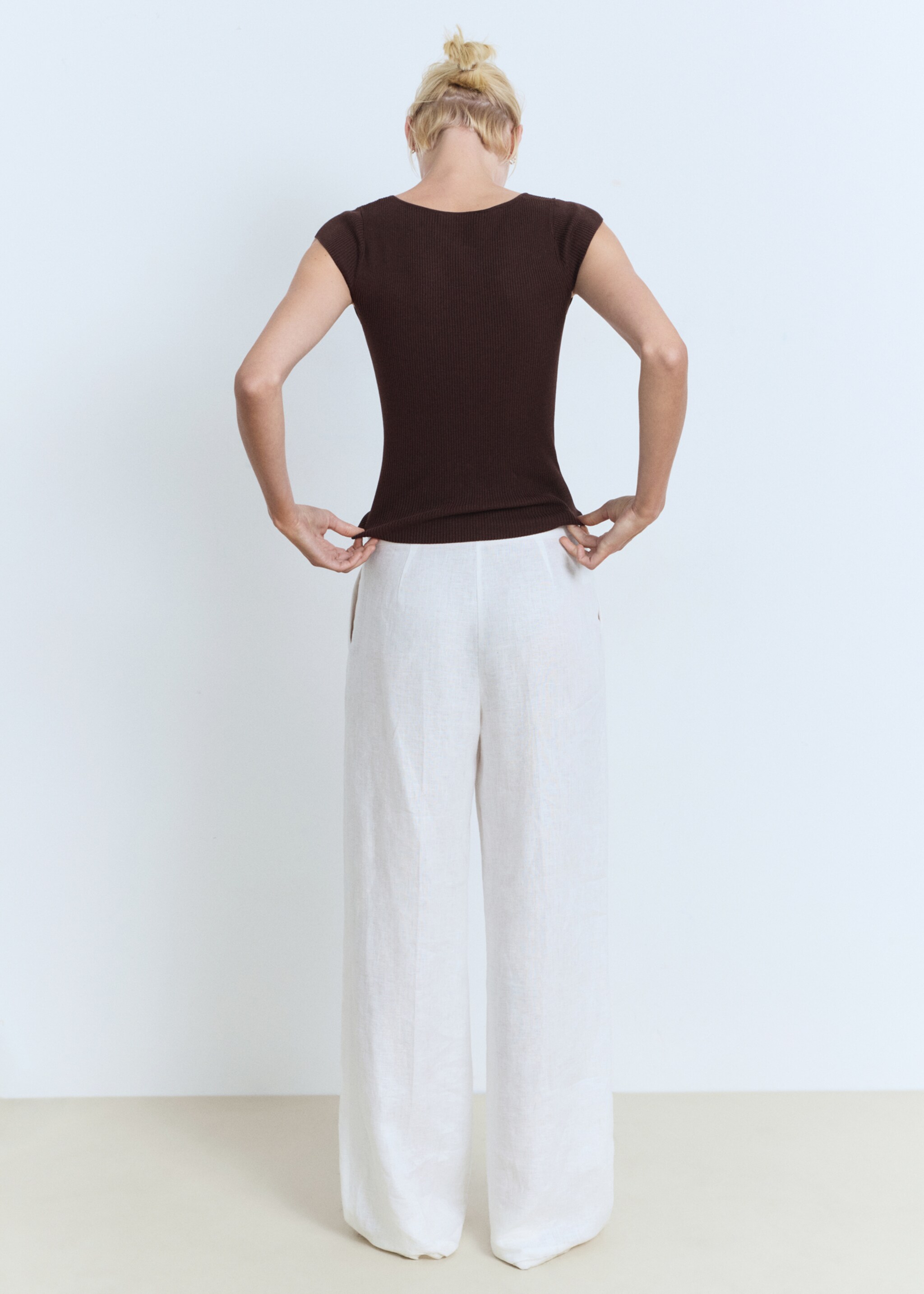 Pull-over maille côtelée manches courtes - Verso de l’article