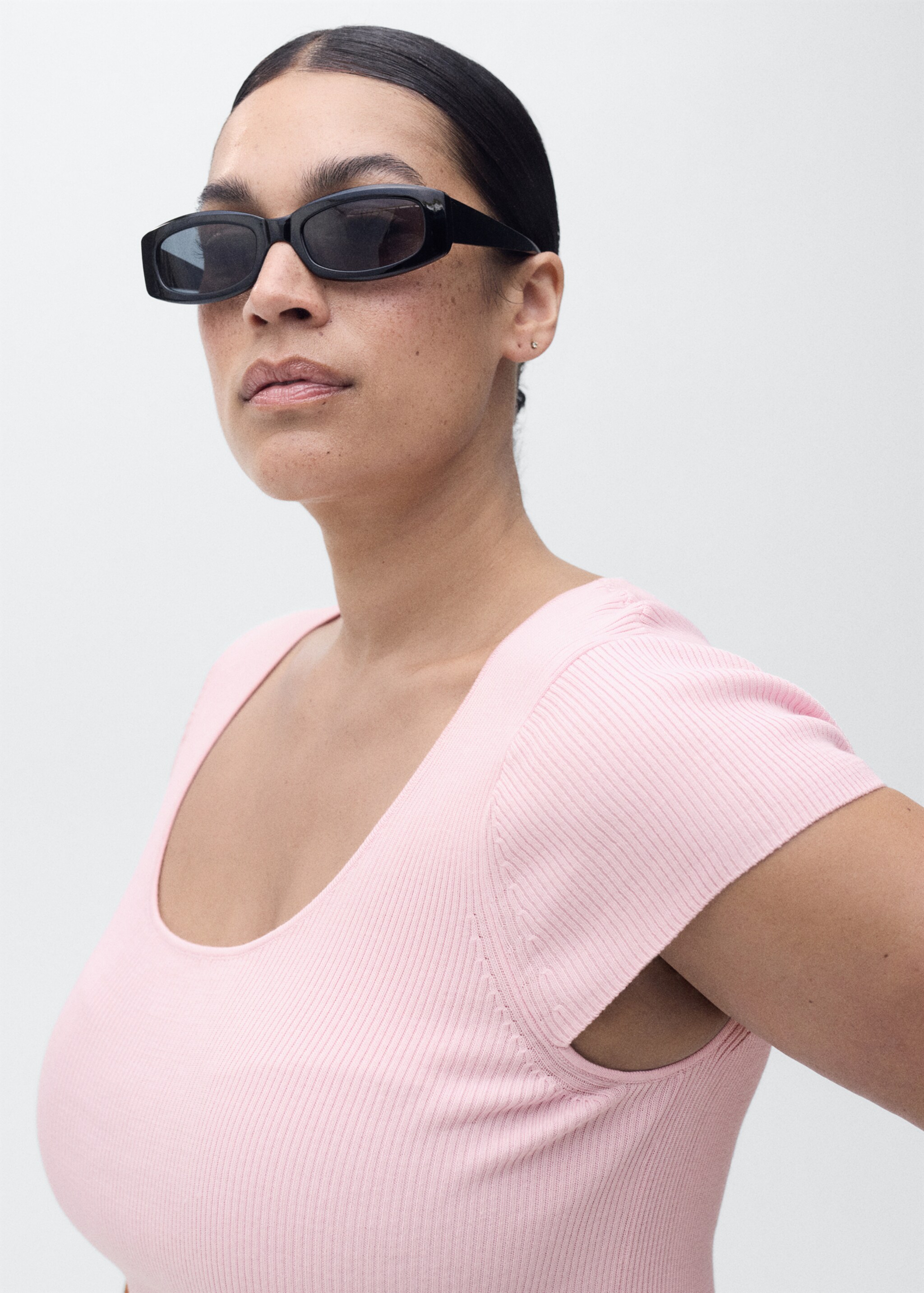 Short-sleeved ribbed sweater - Details of the article 4