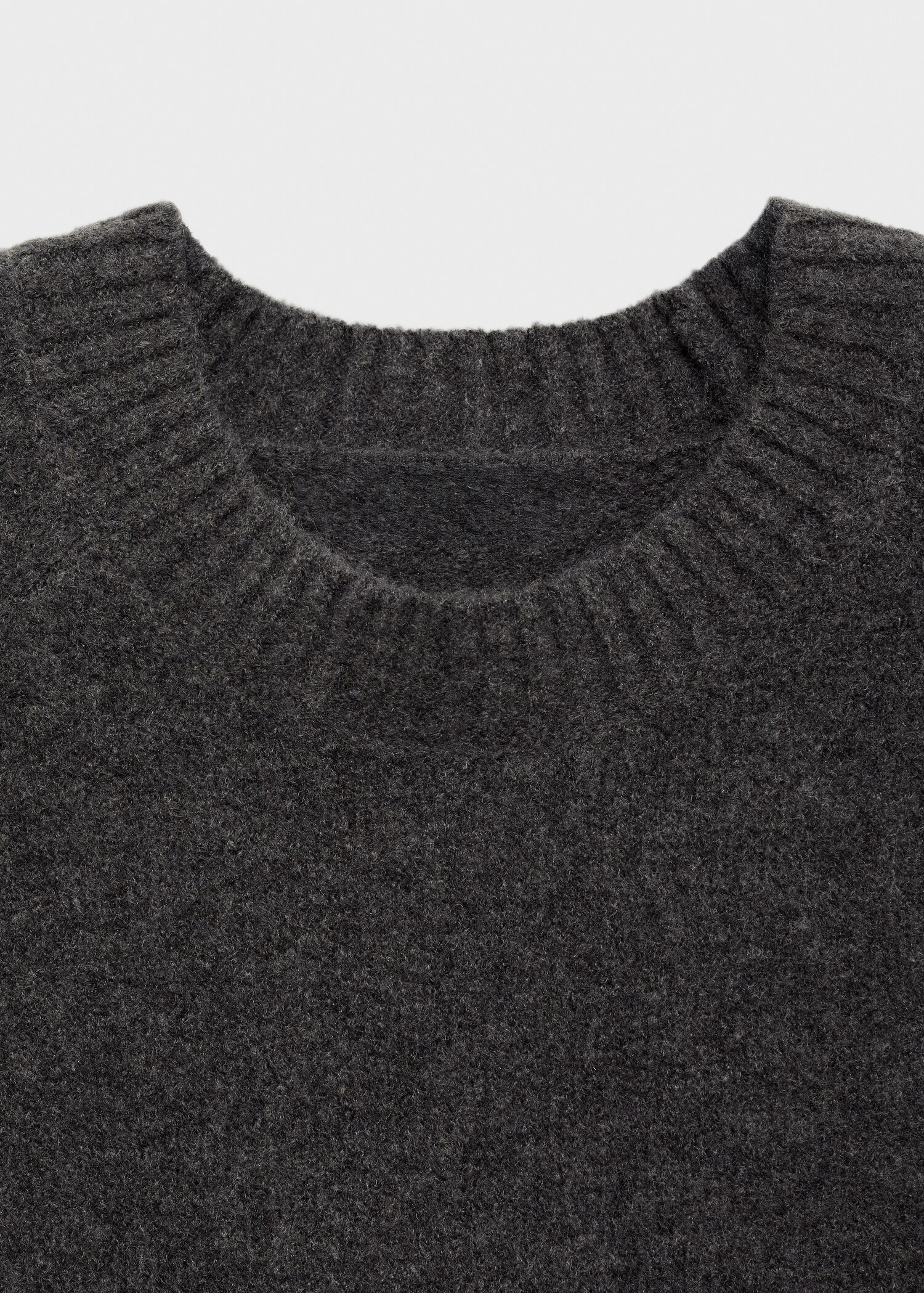 Round-neck knitted sweater - Details of the article 8