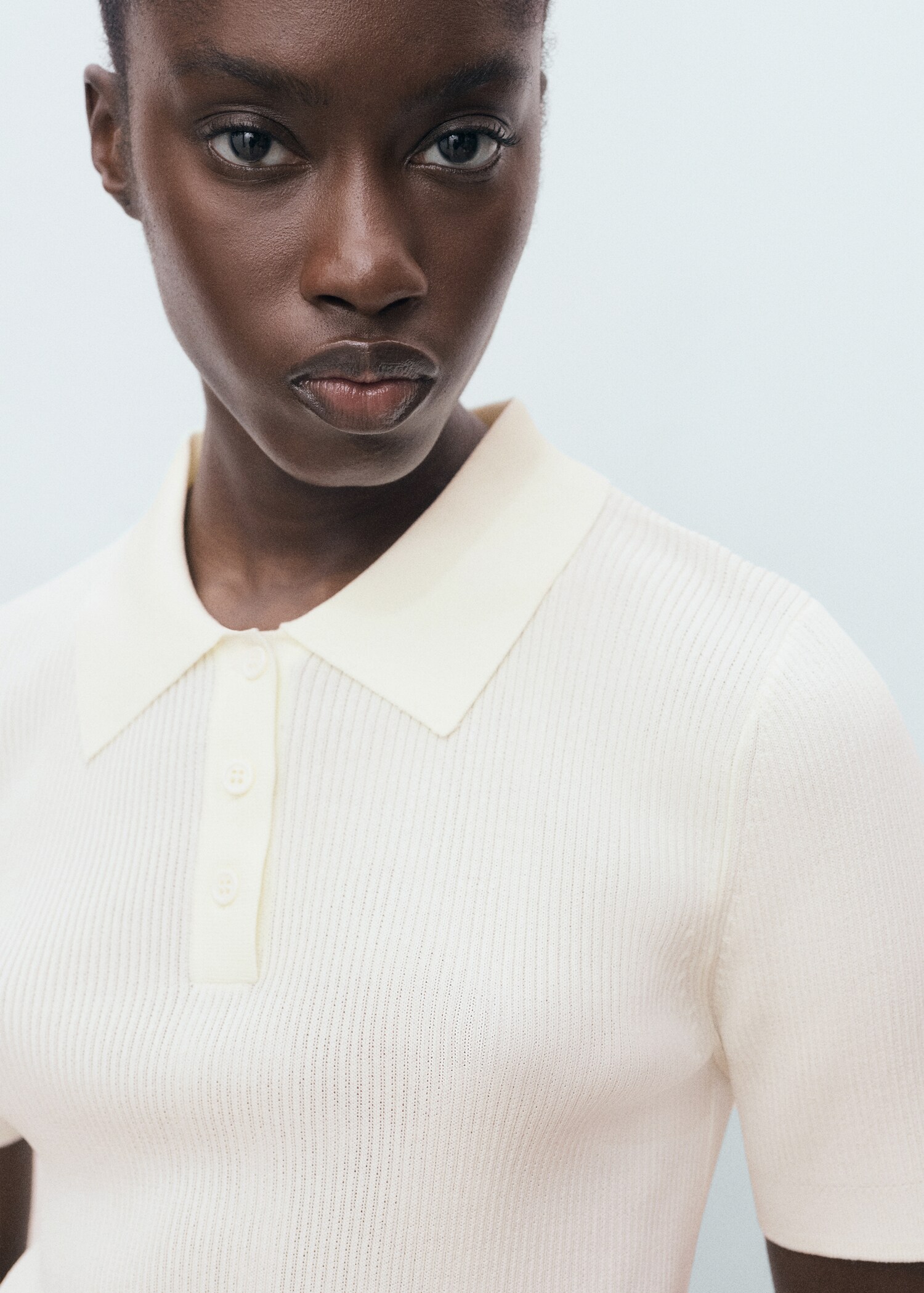 Short-sleeved polo-neck sweater - Details of the article 1