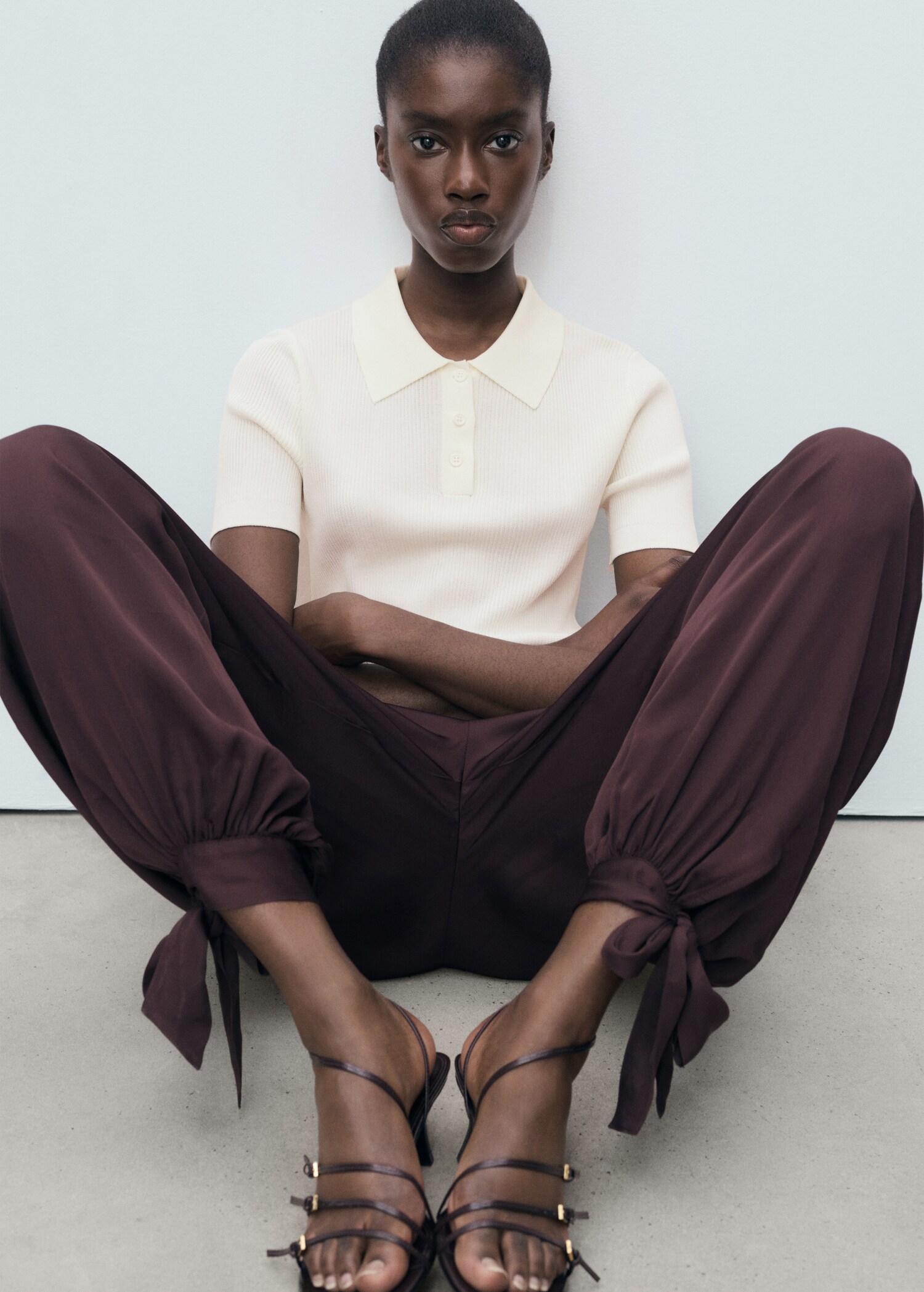 Short-sleeved polo-neck sweater - Details of the article 6