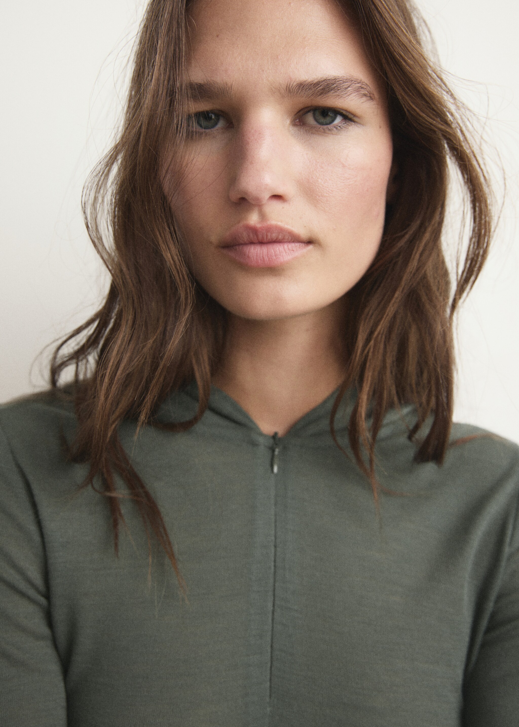 Wool hooded t-shirt - Details of the article 1, Green. Ref: 17024106-00.
