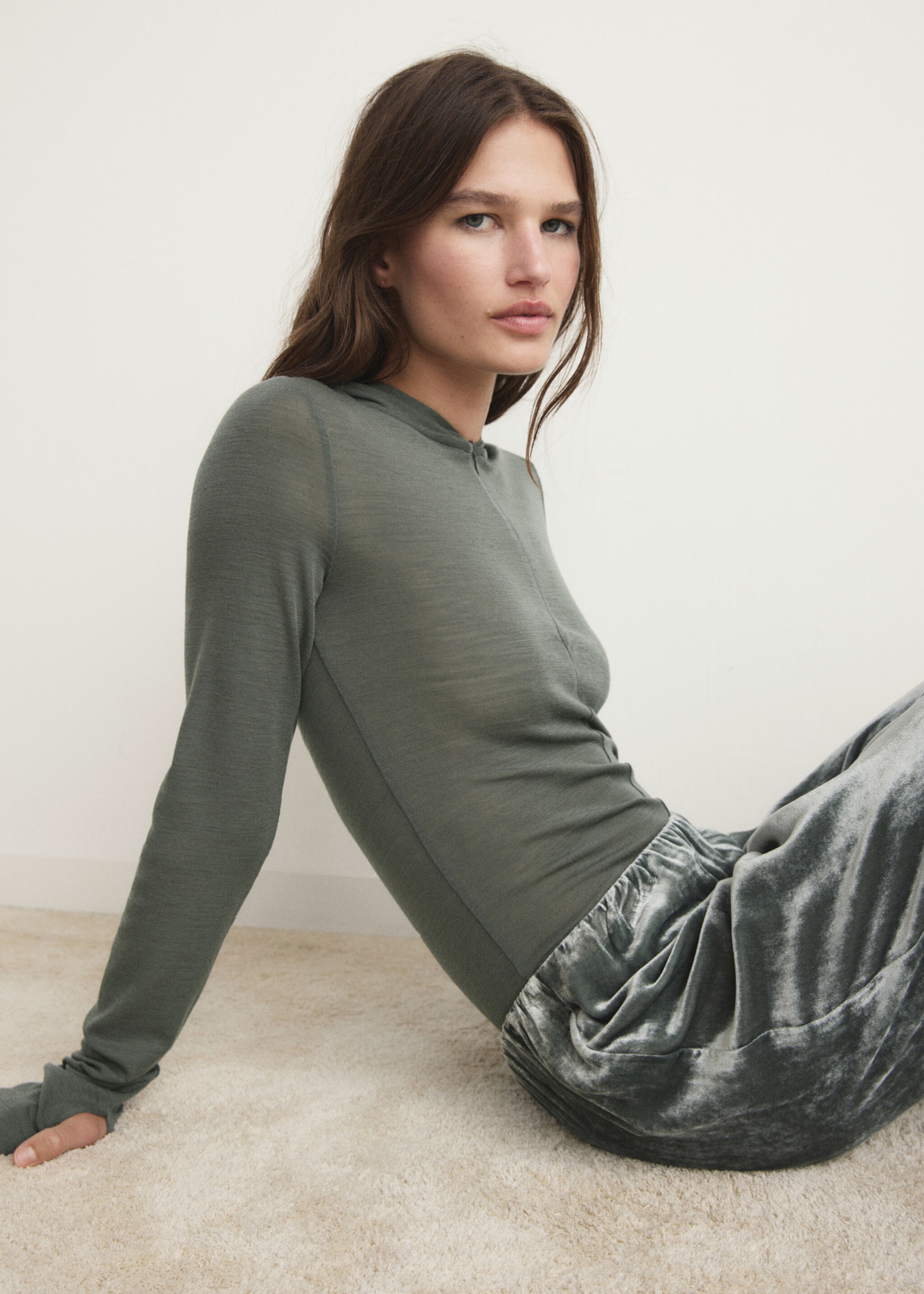 Wool hooded t-shirt - Details of the article 2, Green. Ref: 17024106-00.
