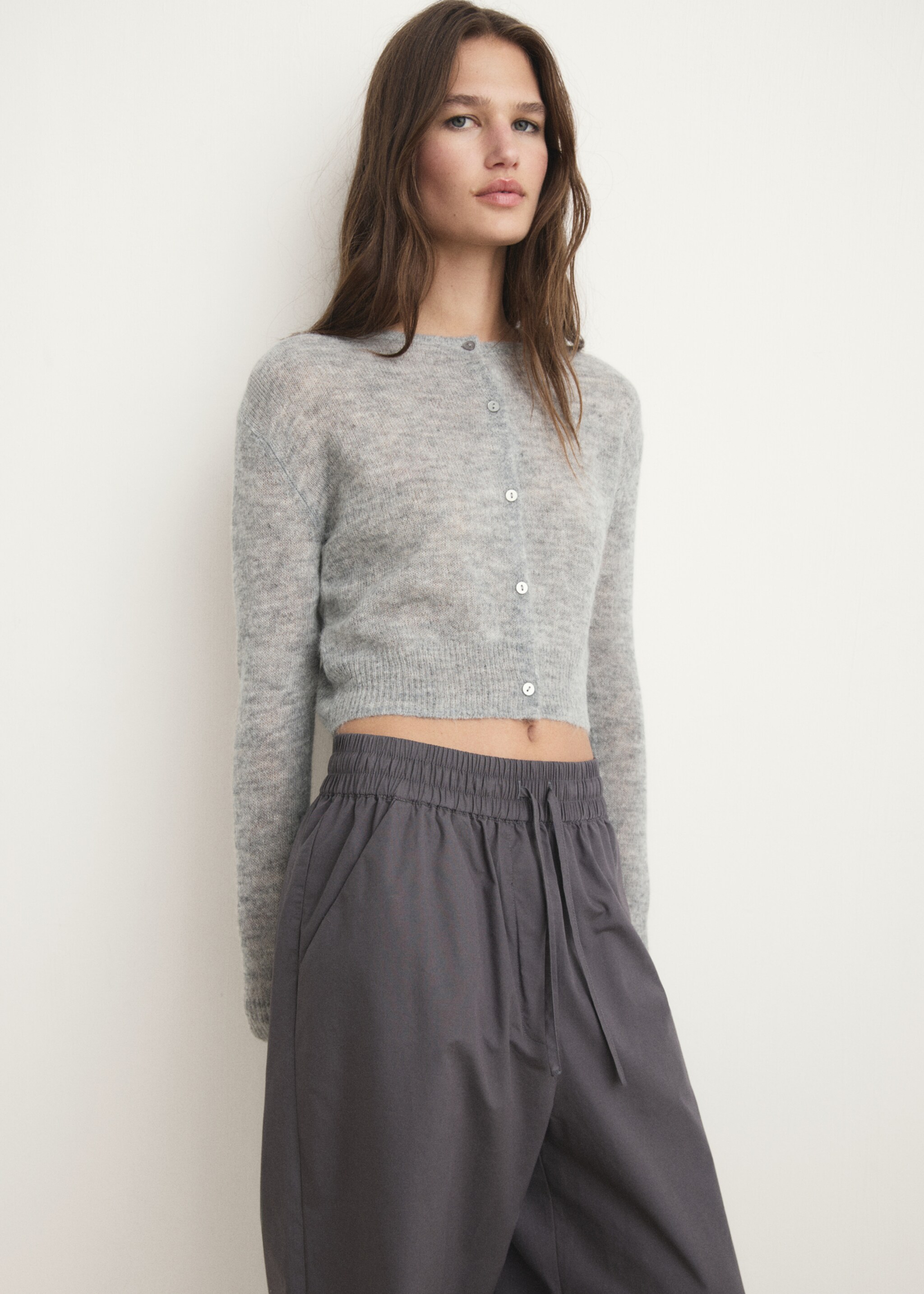 Cotton cropped trousers with pockets - Details of the article 1, Charcoal. Ref: 17024110-00.
