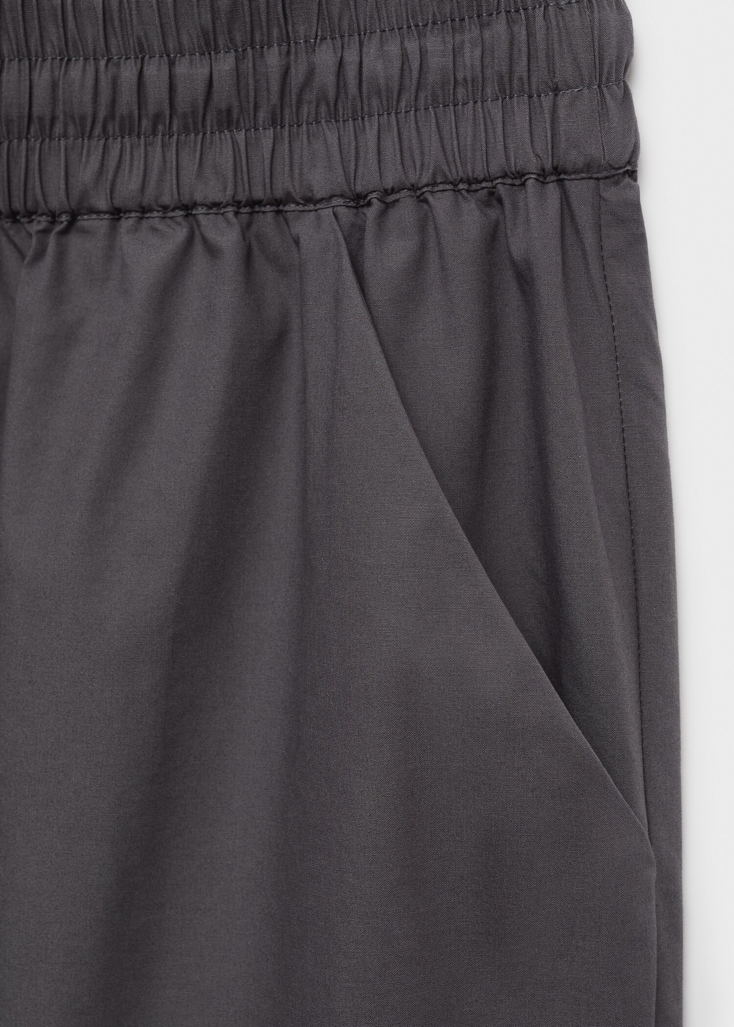 Cotton cropped trousers with pockets - Details of the article 8