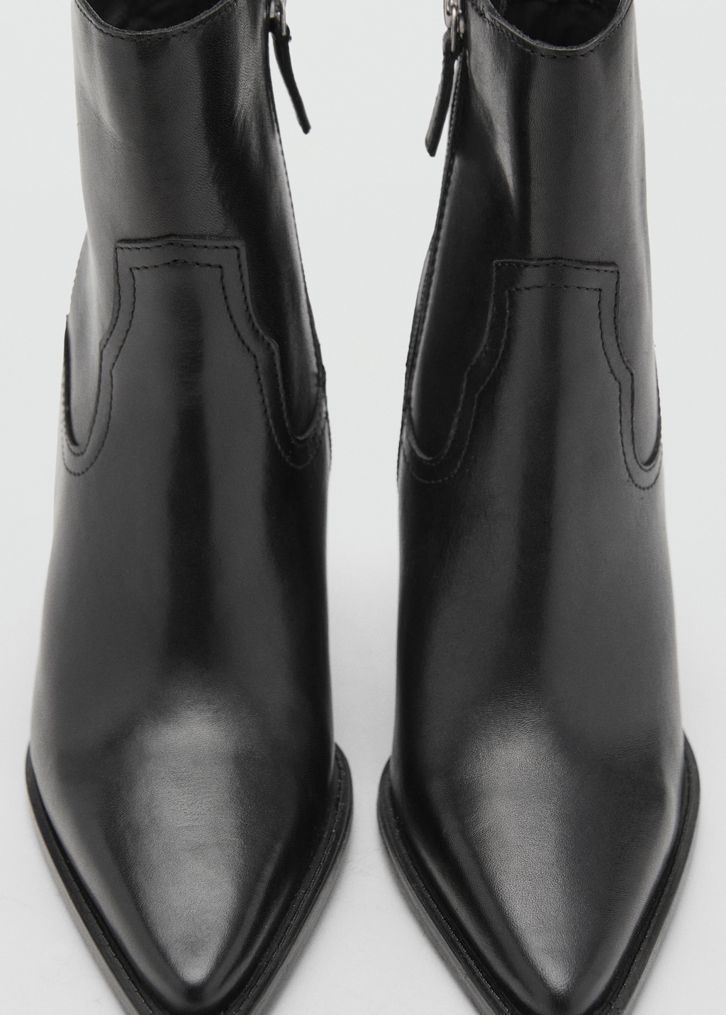 Leather ankle boots with block heel