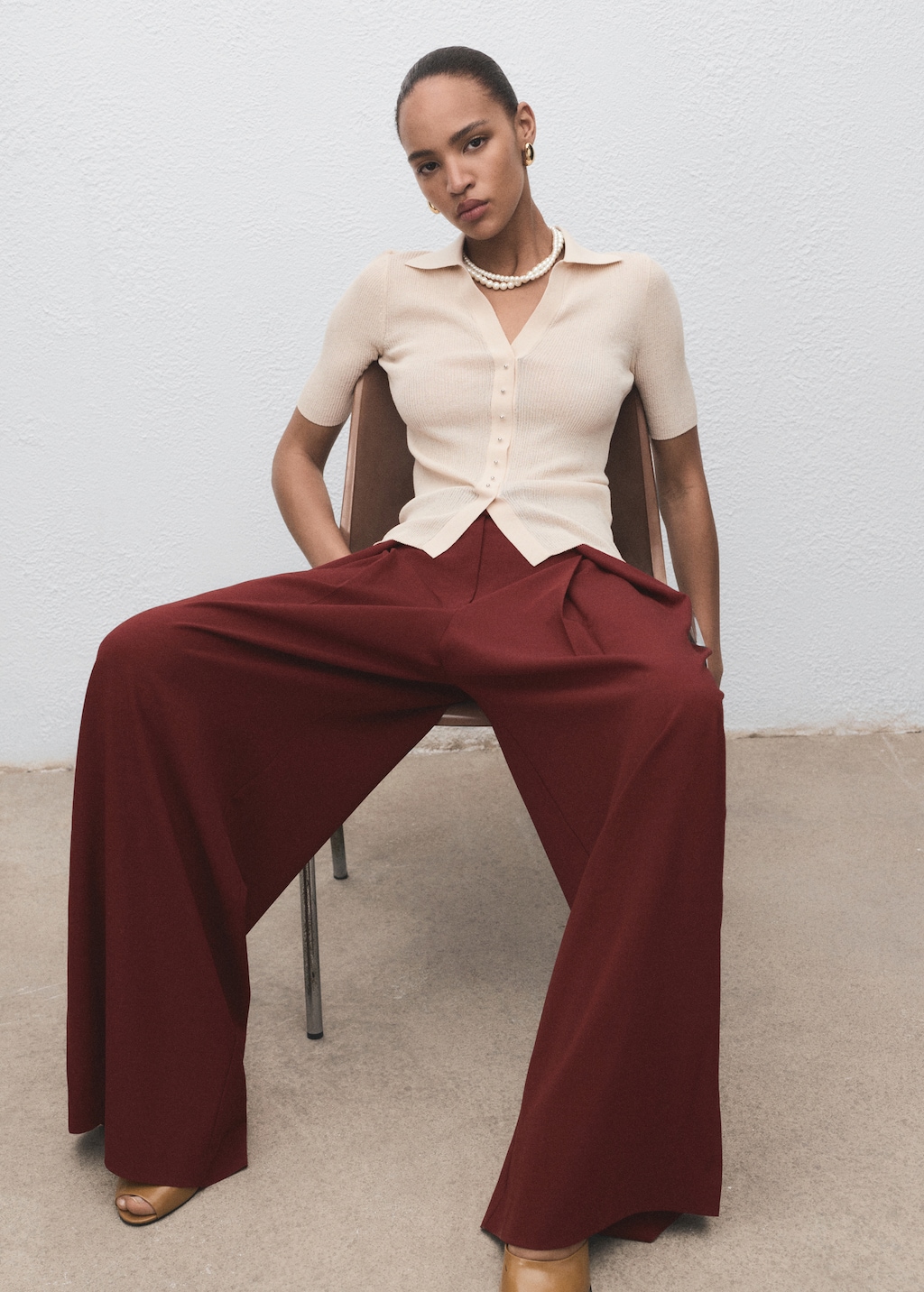 Wide-leg pleated suit pants