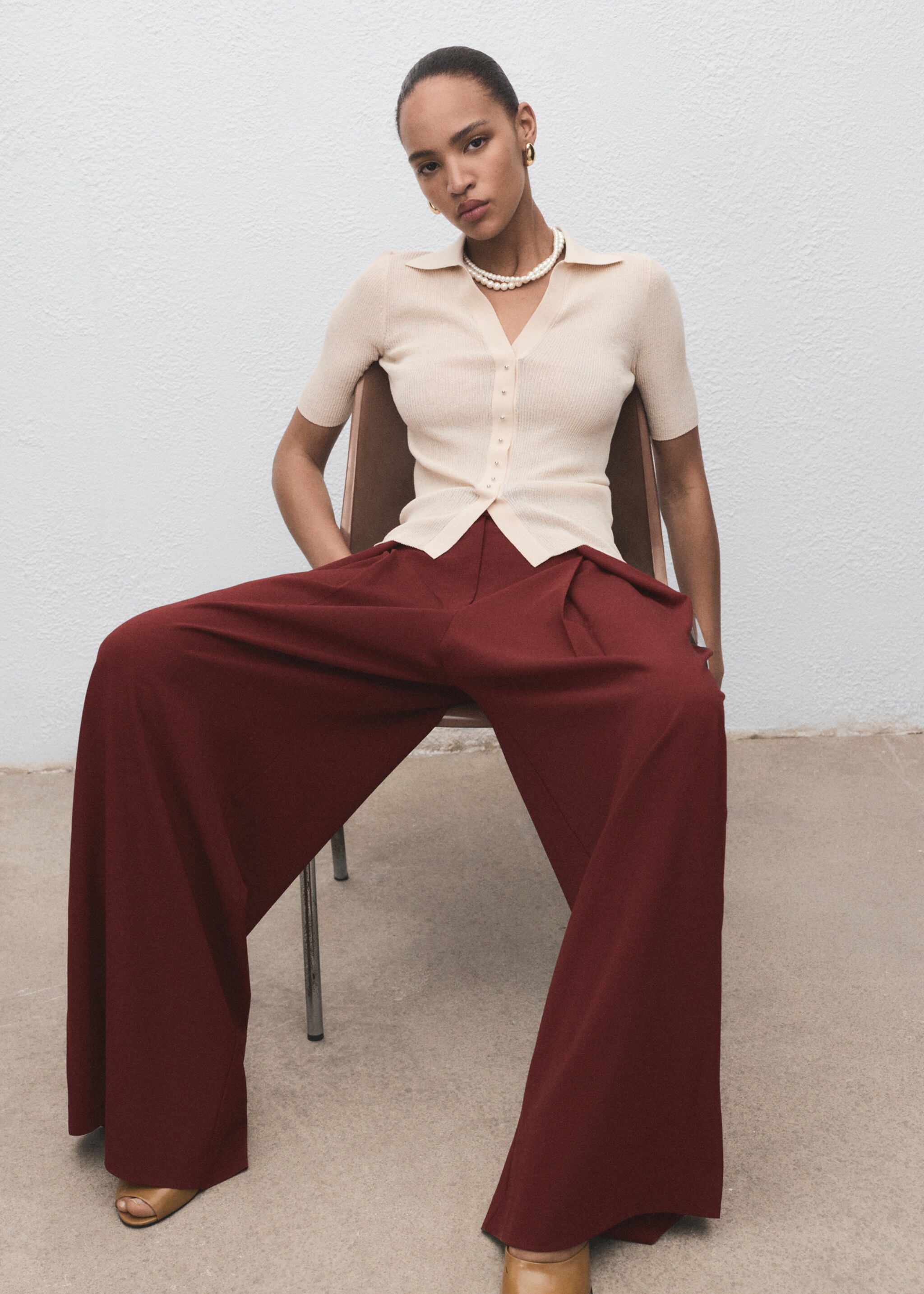 Wide-leg pleated suit trousers - Details of the article 2, Dark Orange. Ref: 17024120-00.
