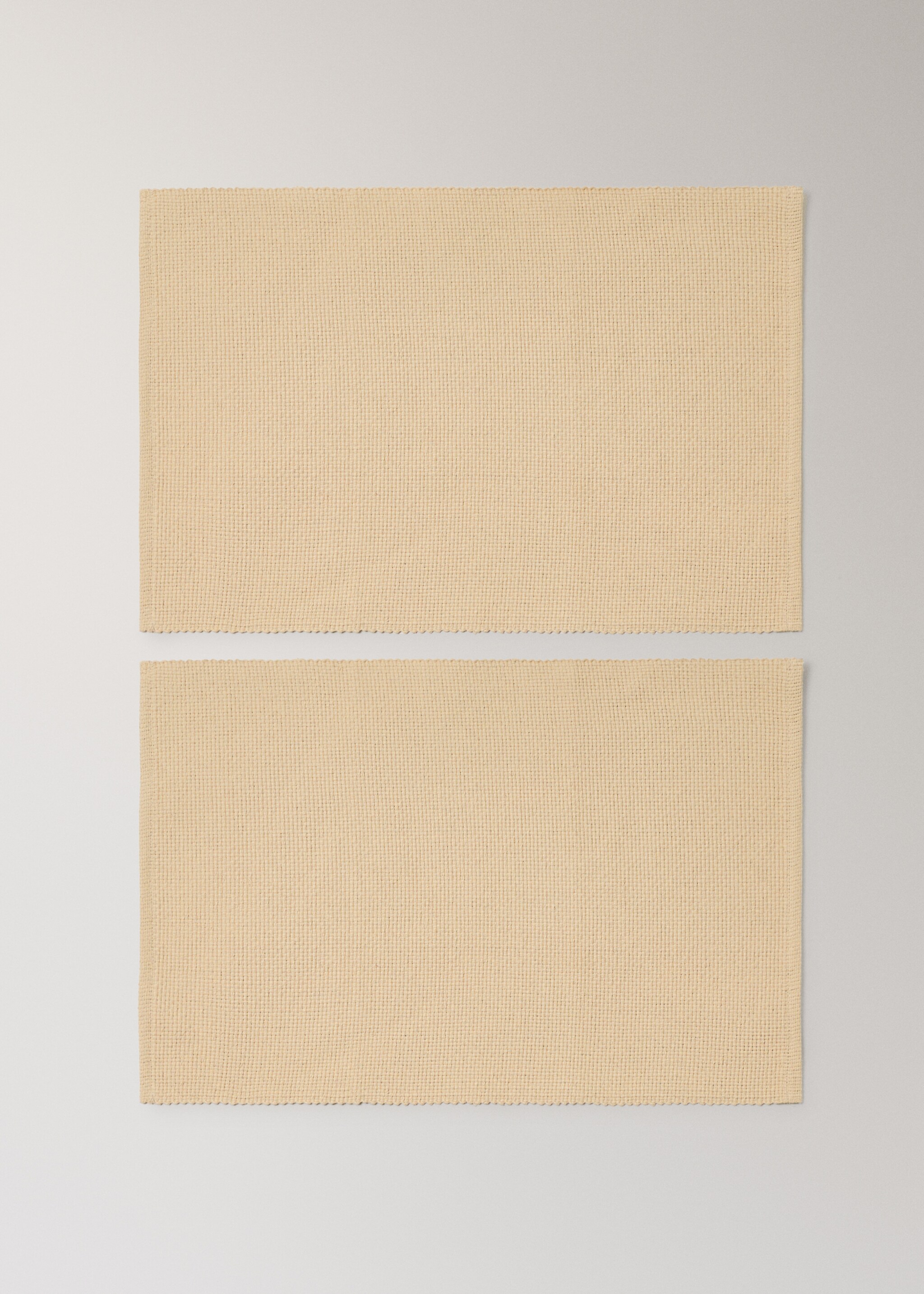 Cotton placemat made from piqué-textured cotton fabric - Article without model, Light/Pastel Brown. Ref: 17024126-00.