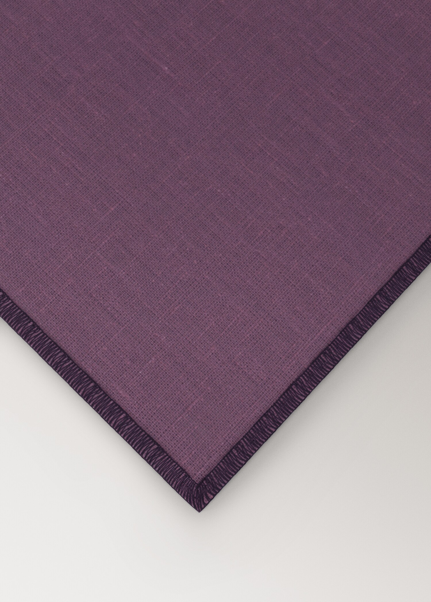 Linen overlock contrast resinated placemat - Details of the article 1
