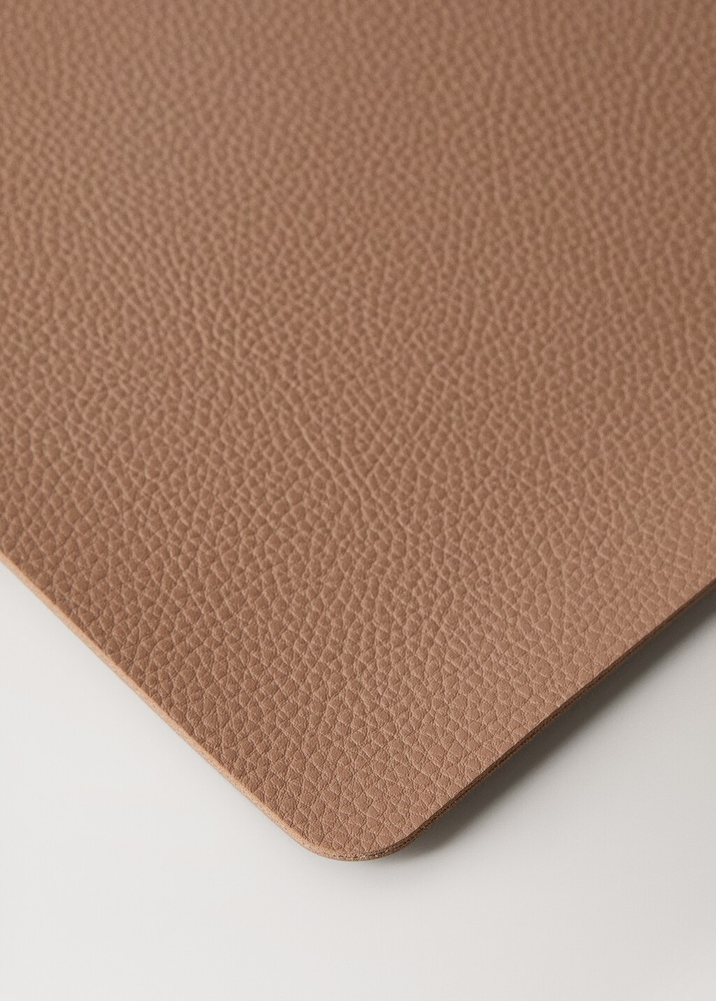 Rectangular leather-effect placemat