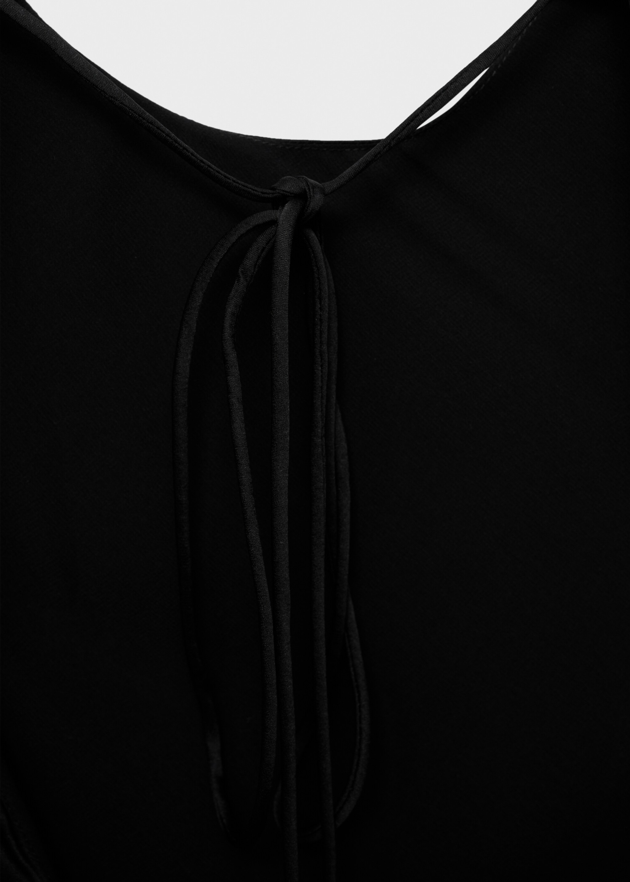 Top satinado asimétrico - Detalle del artículo 8, Negro. Ref: 17024148-00.