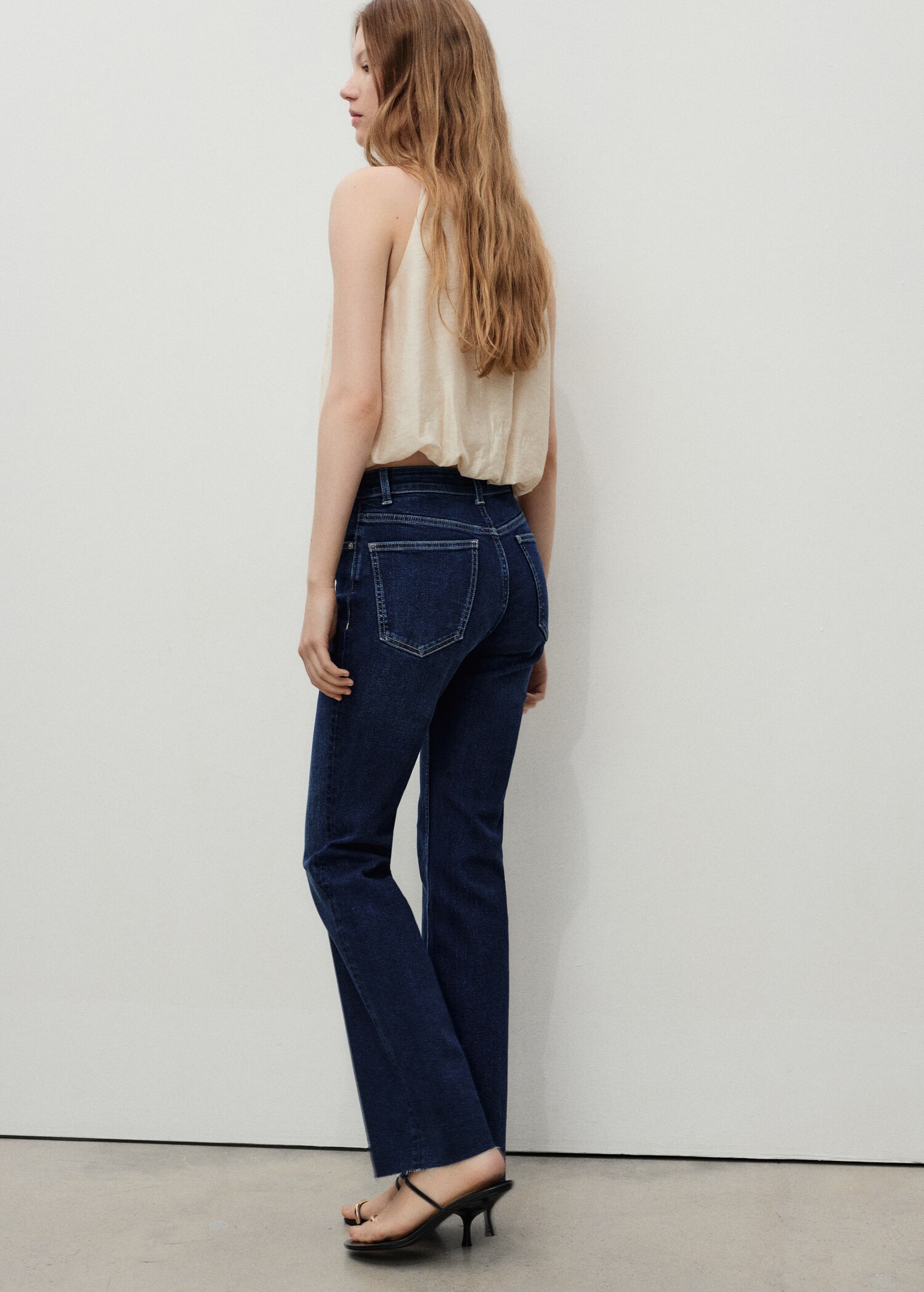 Sienna flared cropped jeans - Reverse of the article
