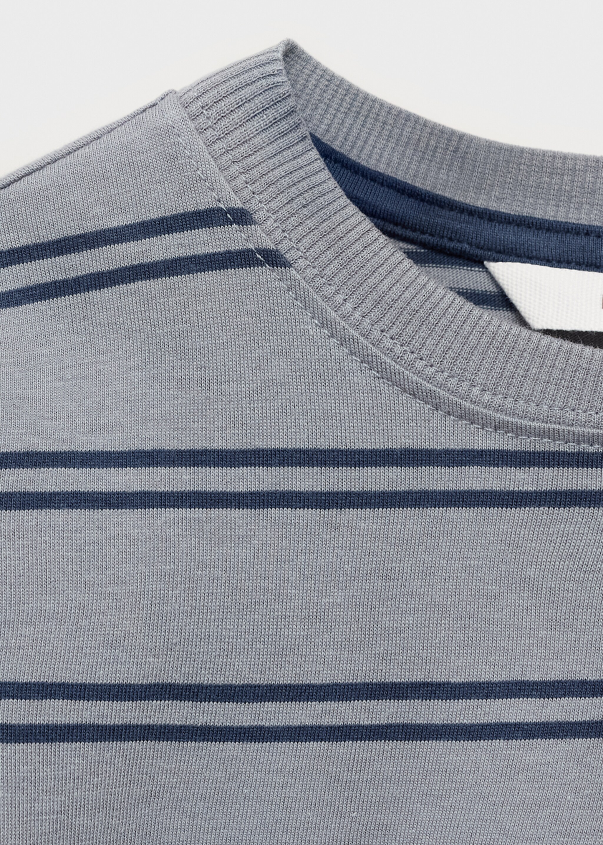 Streifen-T-Shirt mit Tasche - Detail des Artikels 0, Grau. Ref: 17024428-00.