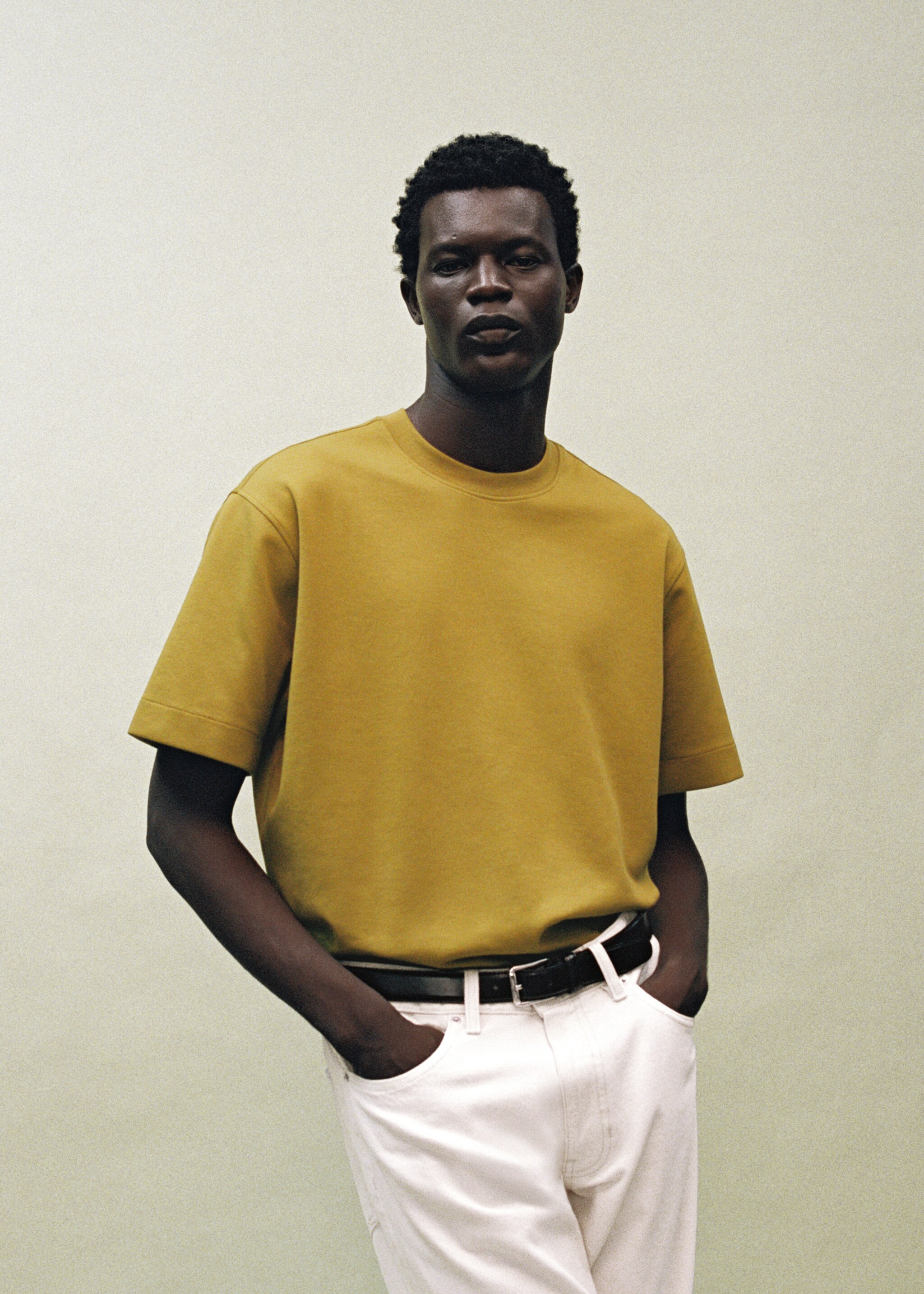 Relaxed-fit sweatshirt fabric t-shirt - Details of the article 3, Ochre. Ref: 17024436-00.