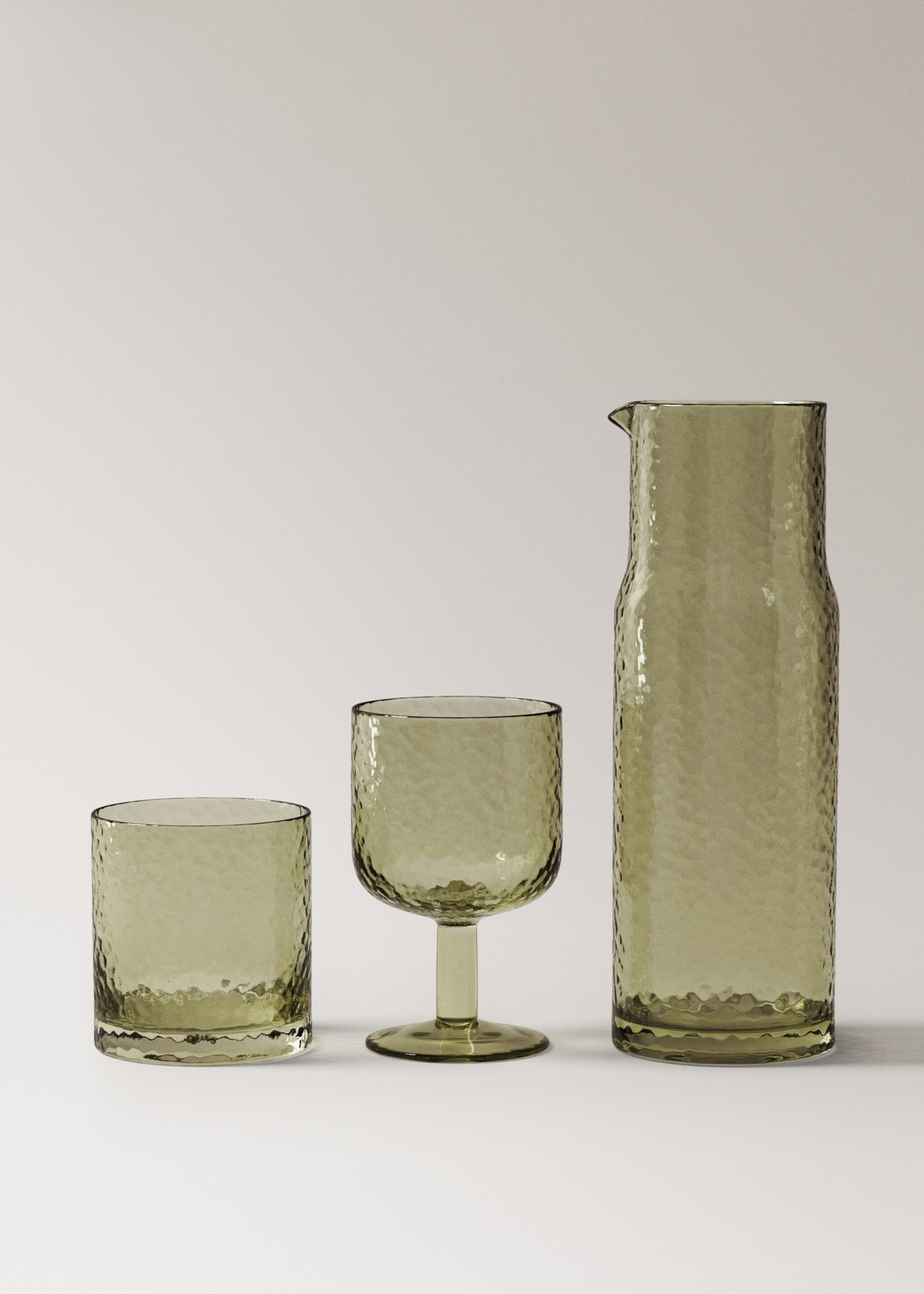 Hammered glass jug - Details of the article 3, Green. Ref: 17024441-00.