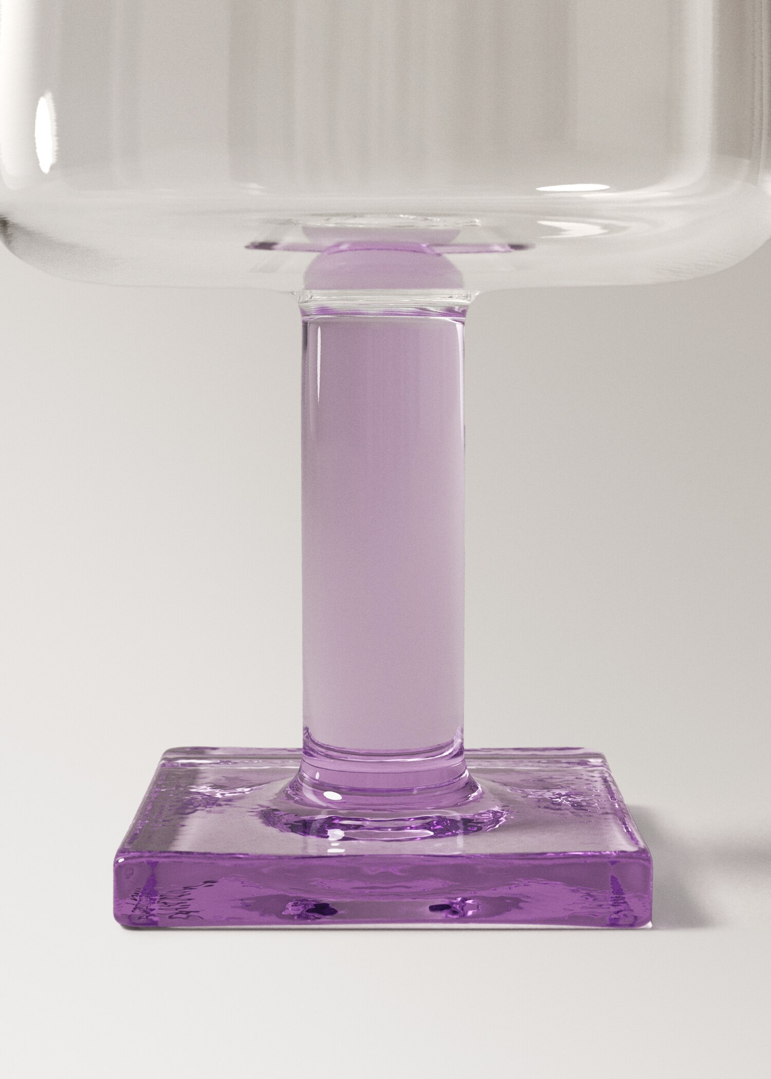 Borosilicate glass cup with coloured base - Details of the article 1