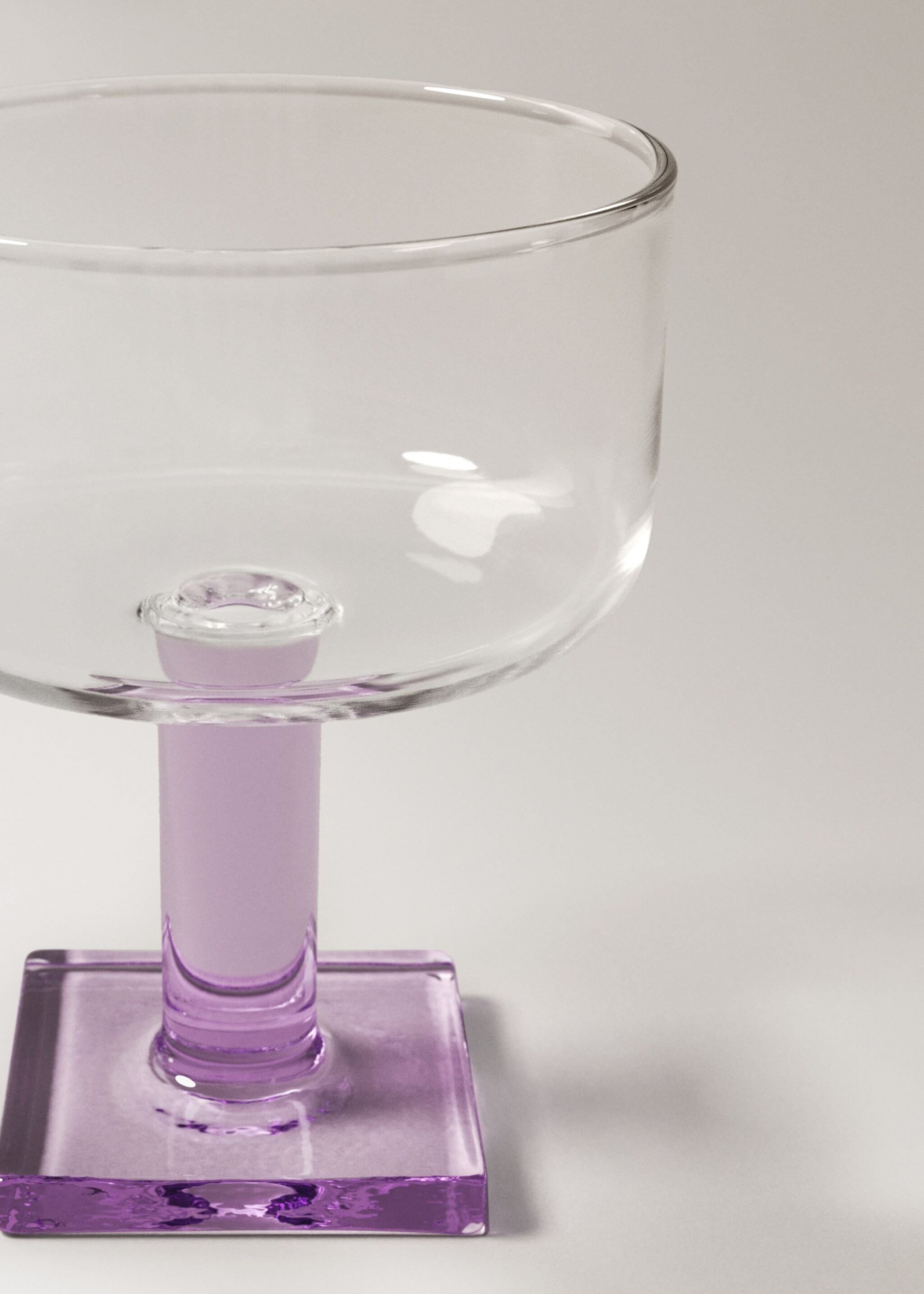 Borosilicate glass cup with coloured base - Details of the article 2, Purple. Ref: 17024445-00.