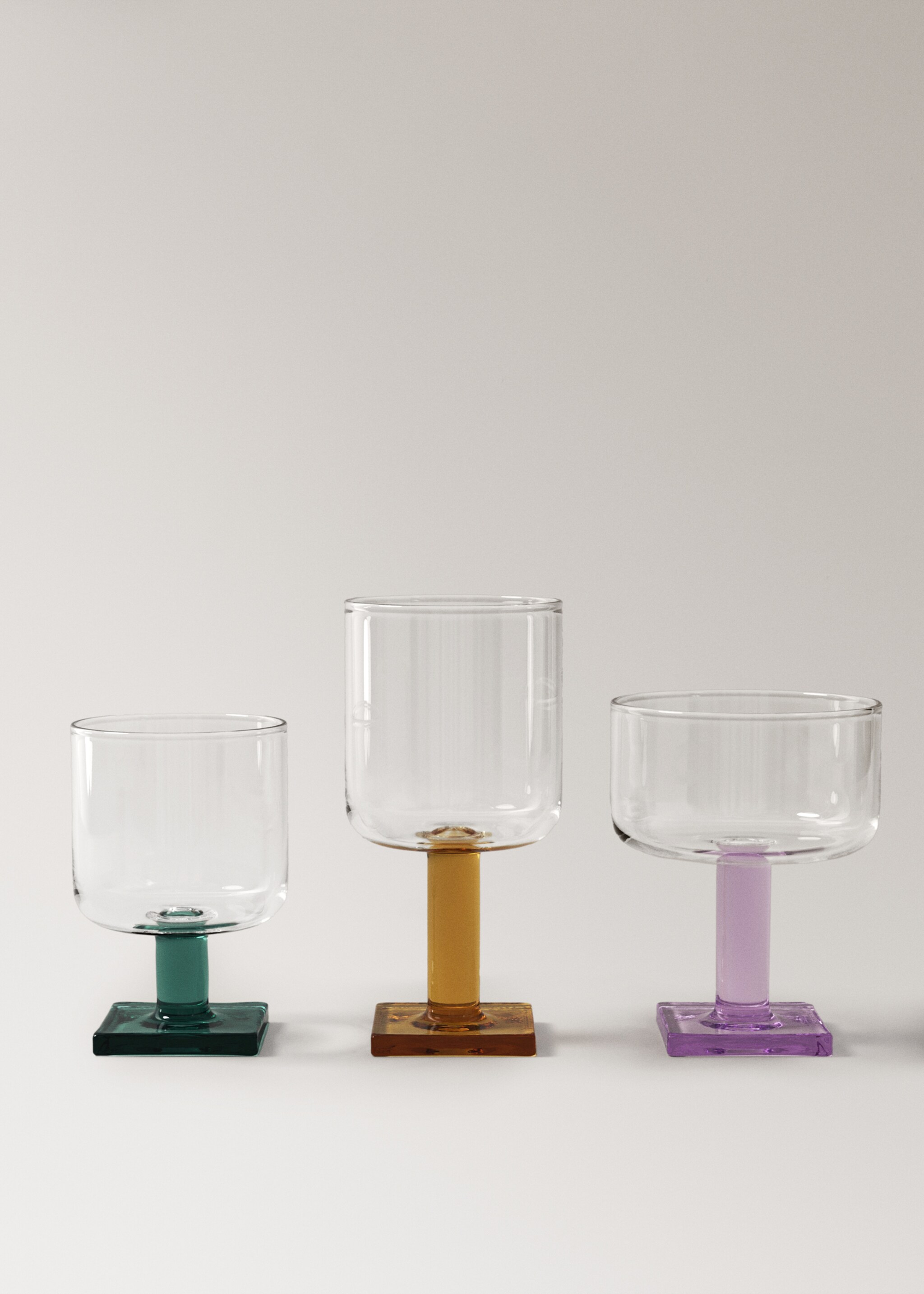 Borosilicate glass cup with coloured base - Details of the article 3, Purple. Ref: 17024445-00.