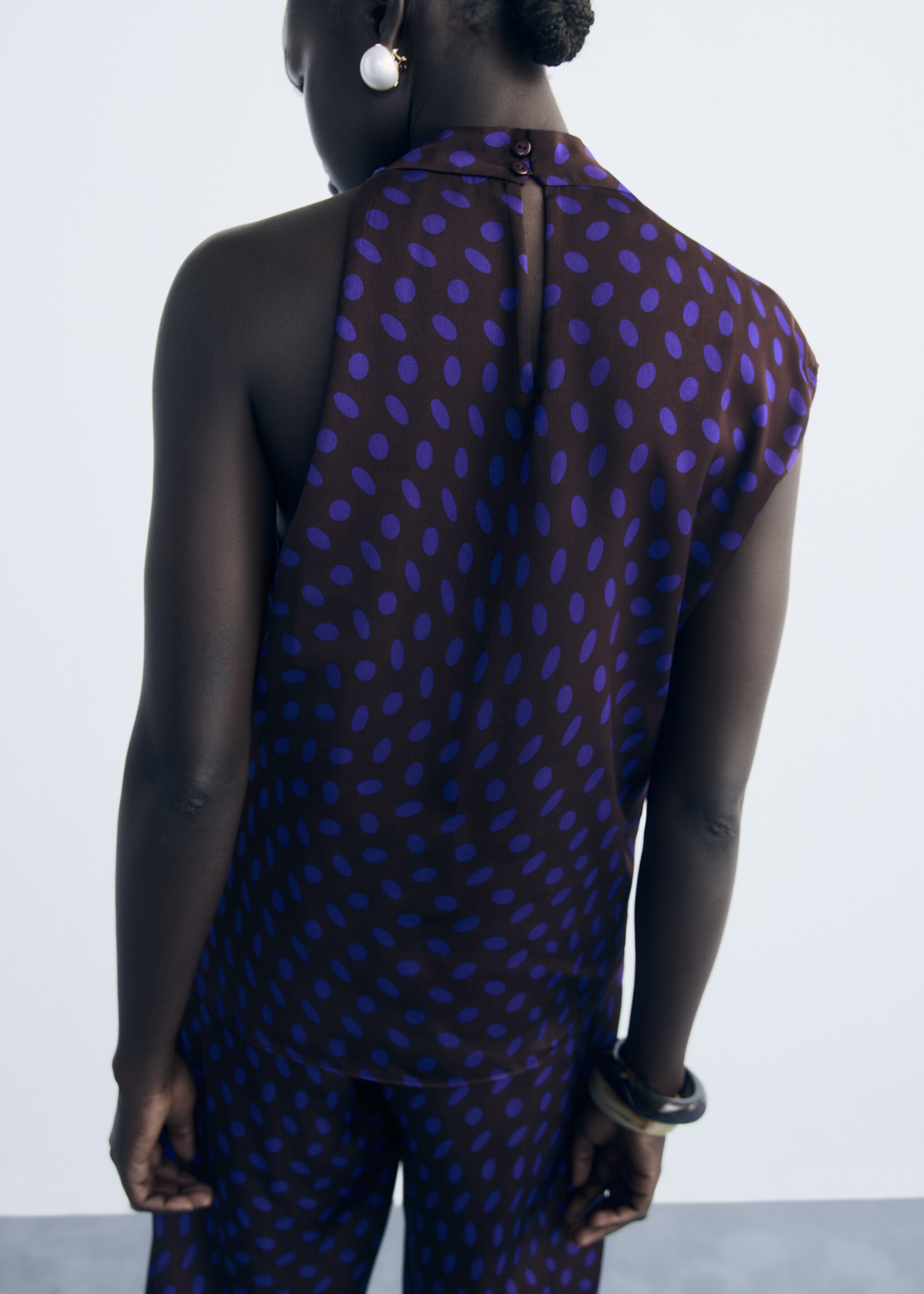 Polka-dot blouse with draped collar - Reverse of the article, Brown. Ref: 17024446-00.