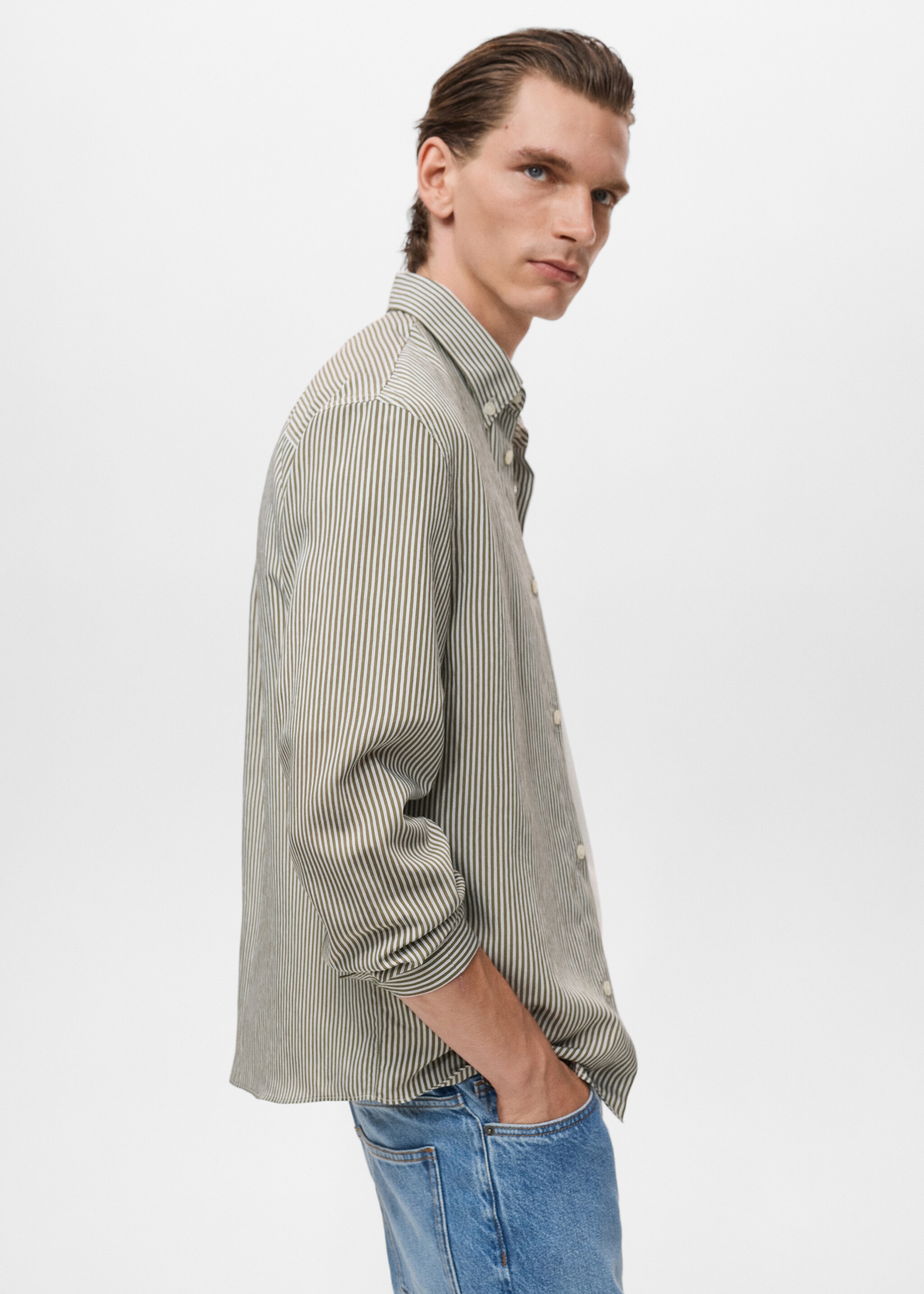 Chemise regular-fit en imprimé rayures - Détail de l'article 4, Olive. Ref: 17024449-00.