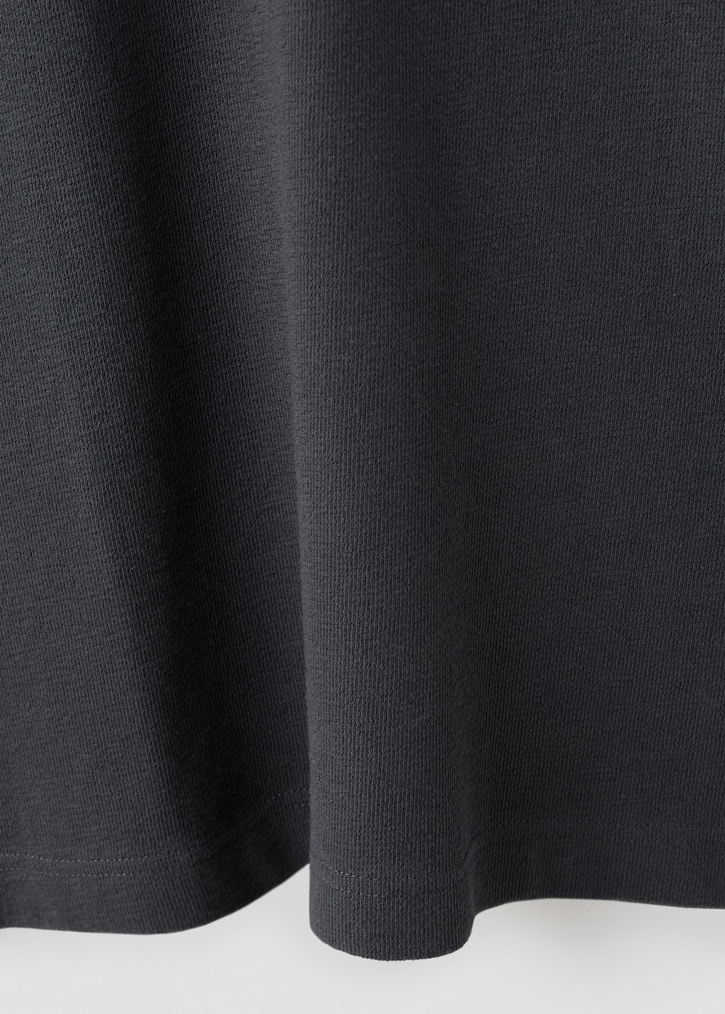 100% cotton relaxed-fit structured t-shirt