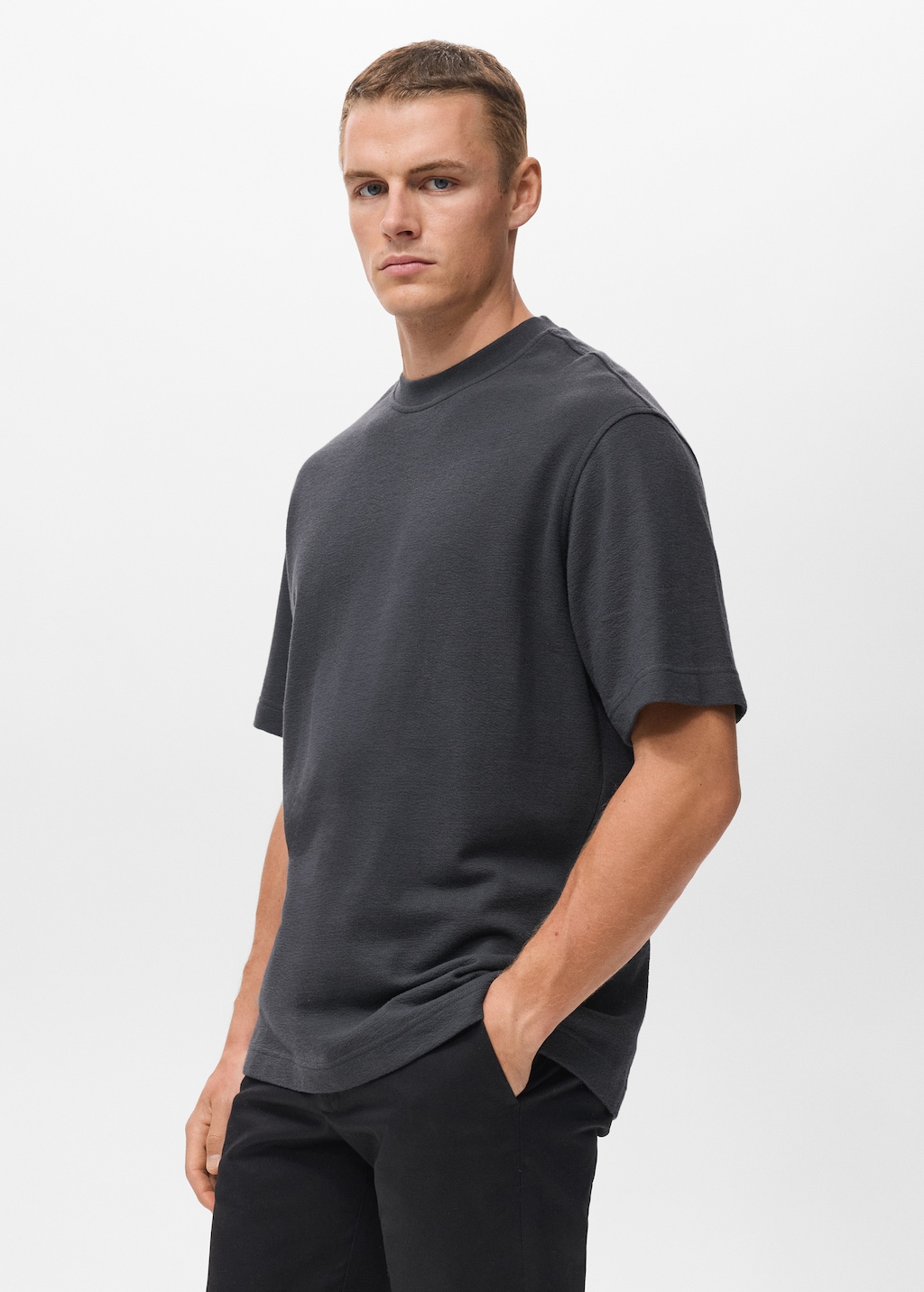 100% cotton relaxed-fit structured t-shirt