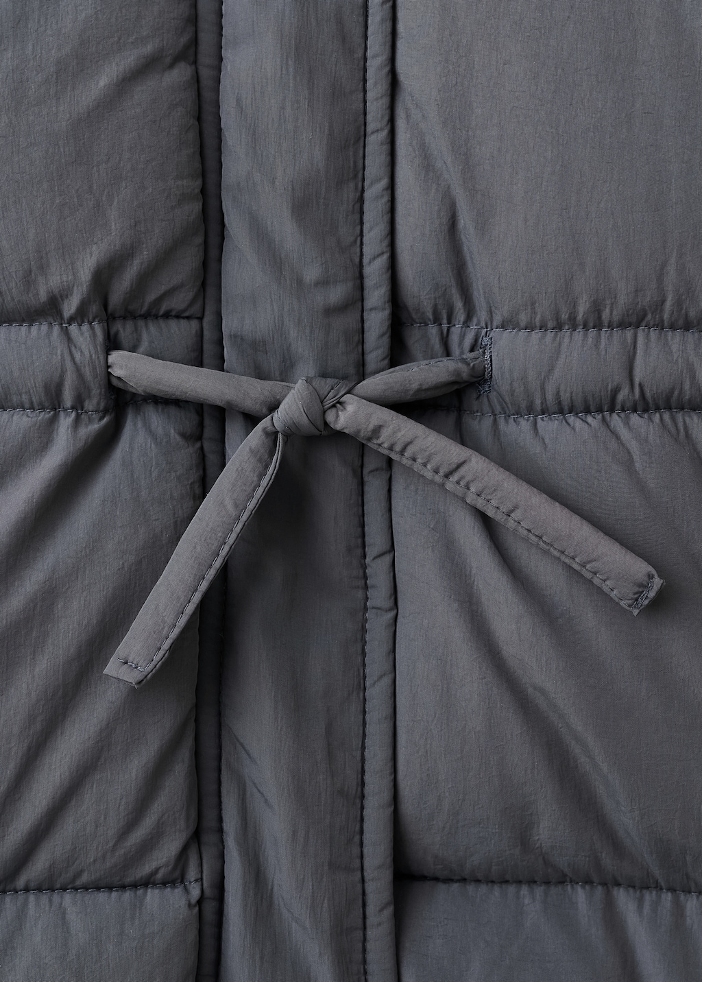 Hooded anorak with drawstring