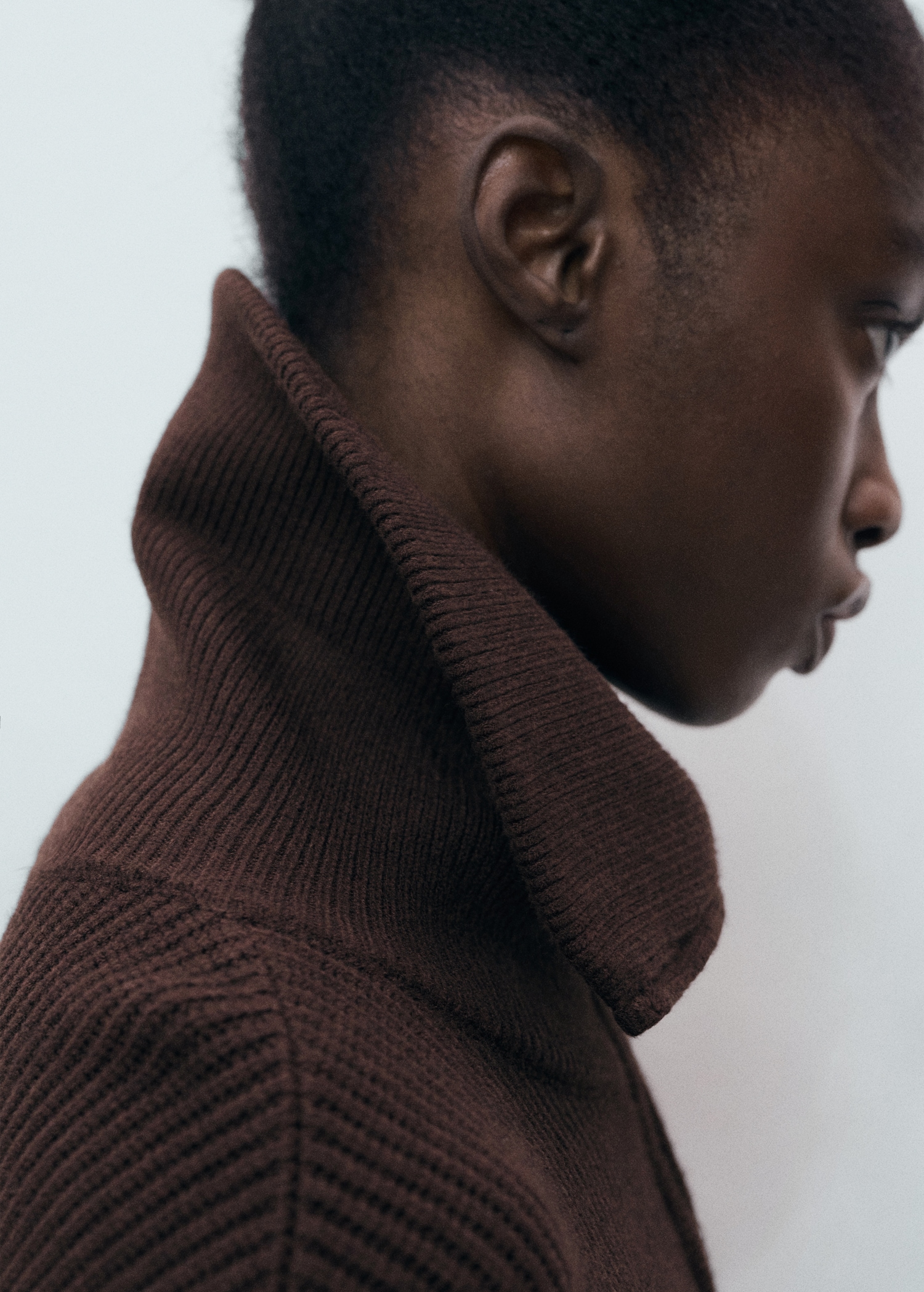 Contrast collar zipper sweater - Details of the article 1