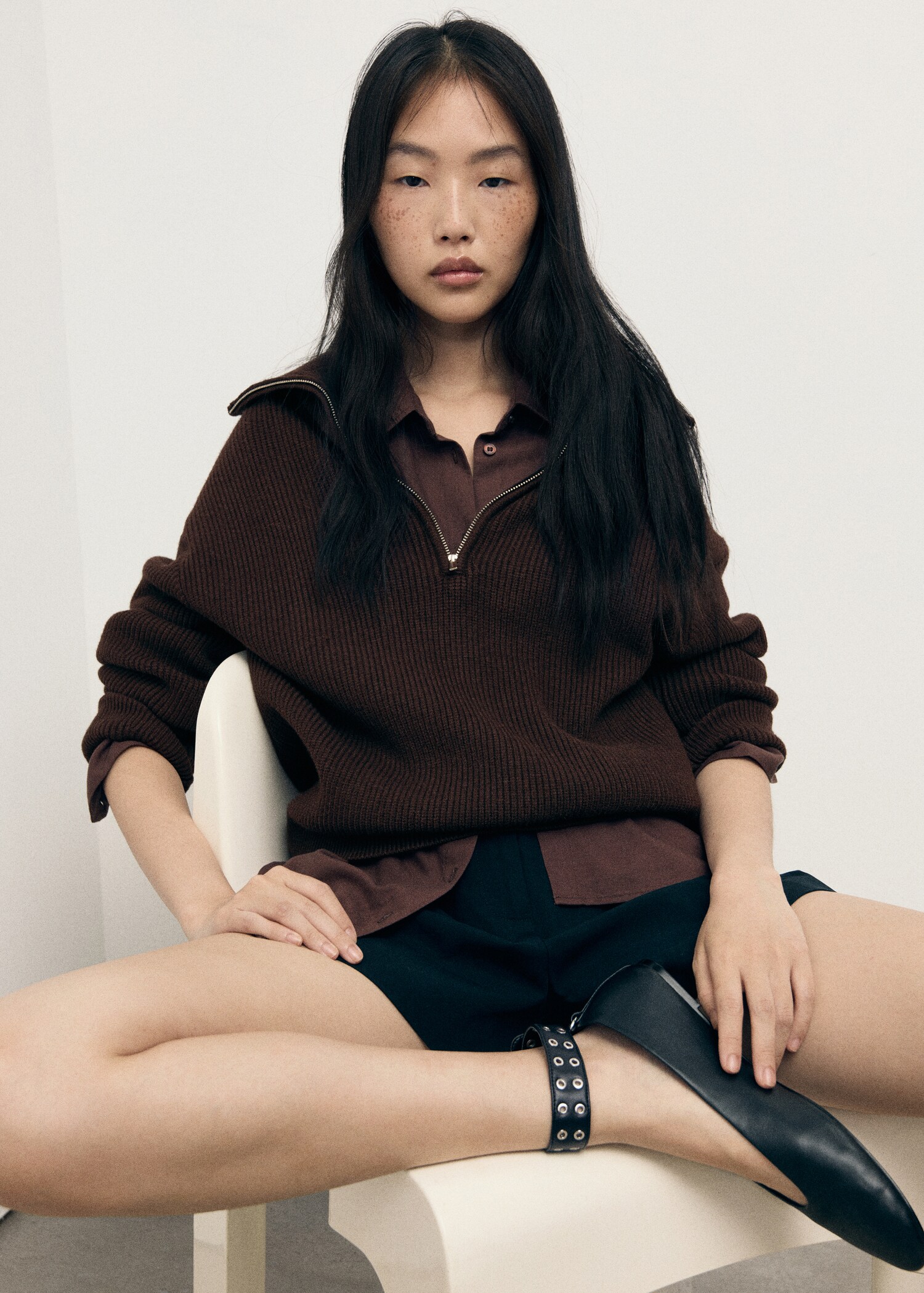 Contrast collar zipper sweater - Details of the article 2