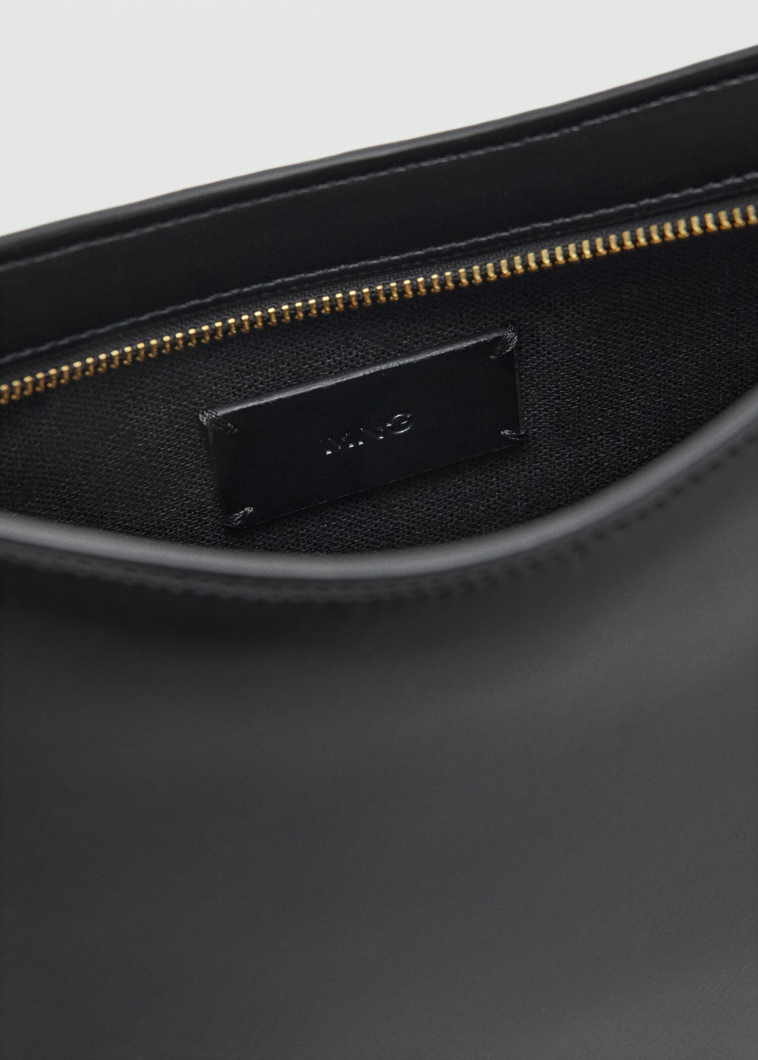 Oval shoulder bag - Details of the article 2