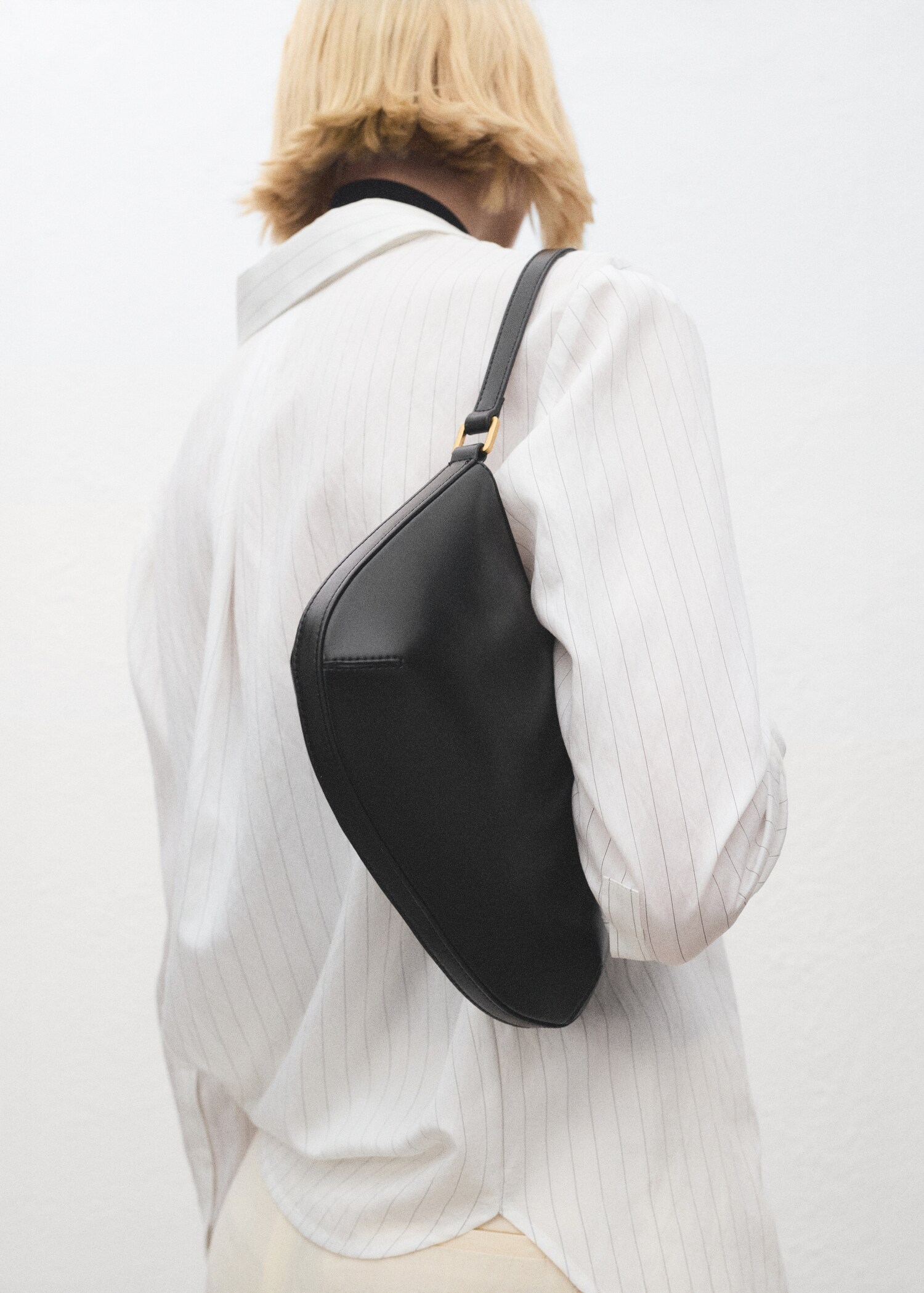 Oval shoulder bag - Details of the article 9