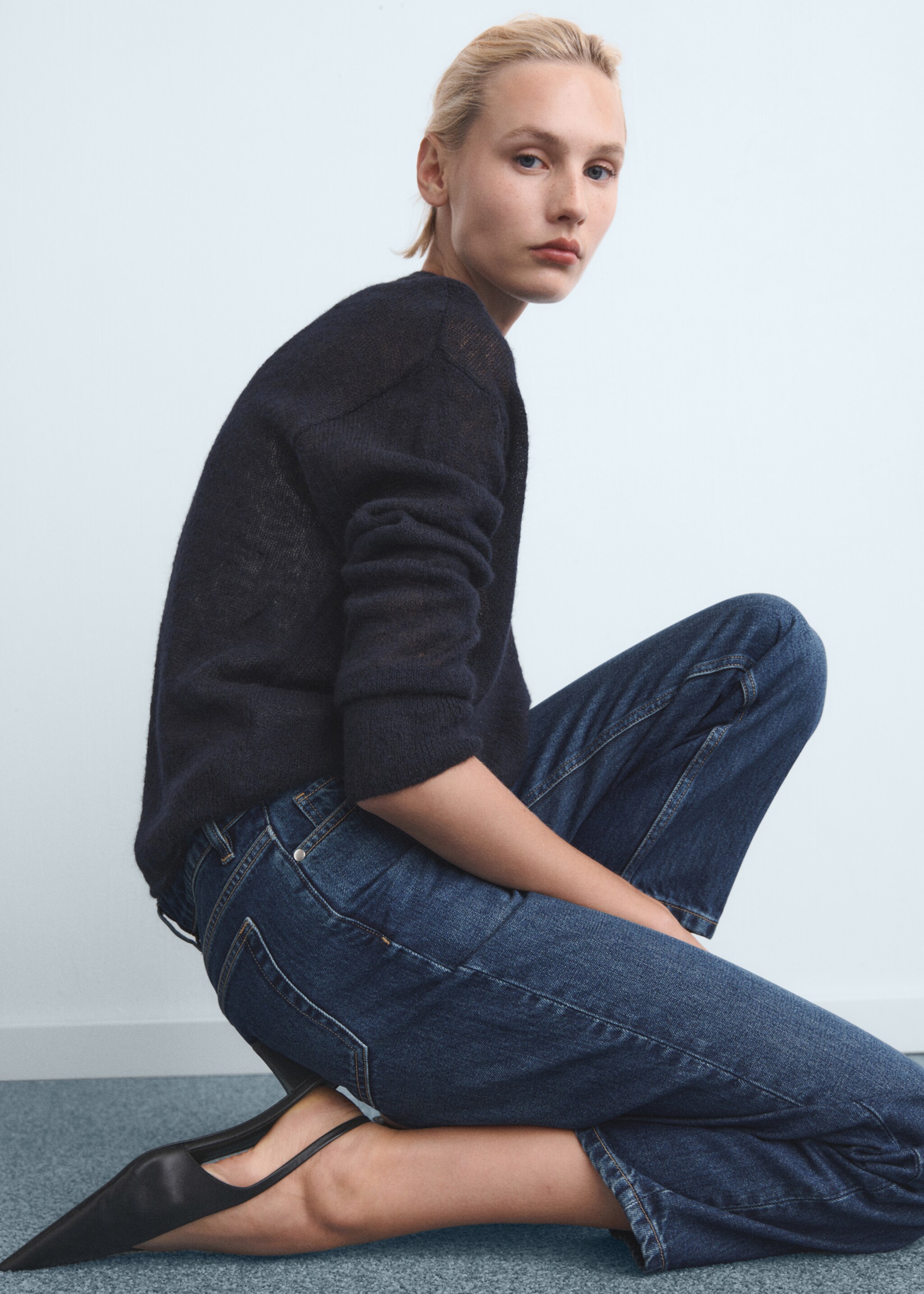 Mid-rise straight jeans - Details of the article 2, Dark Blue. Ref: 17024789-00.