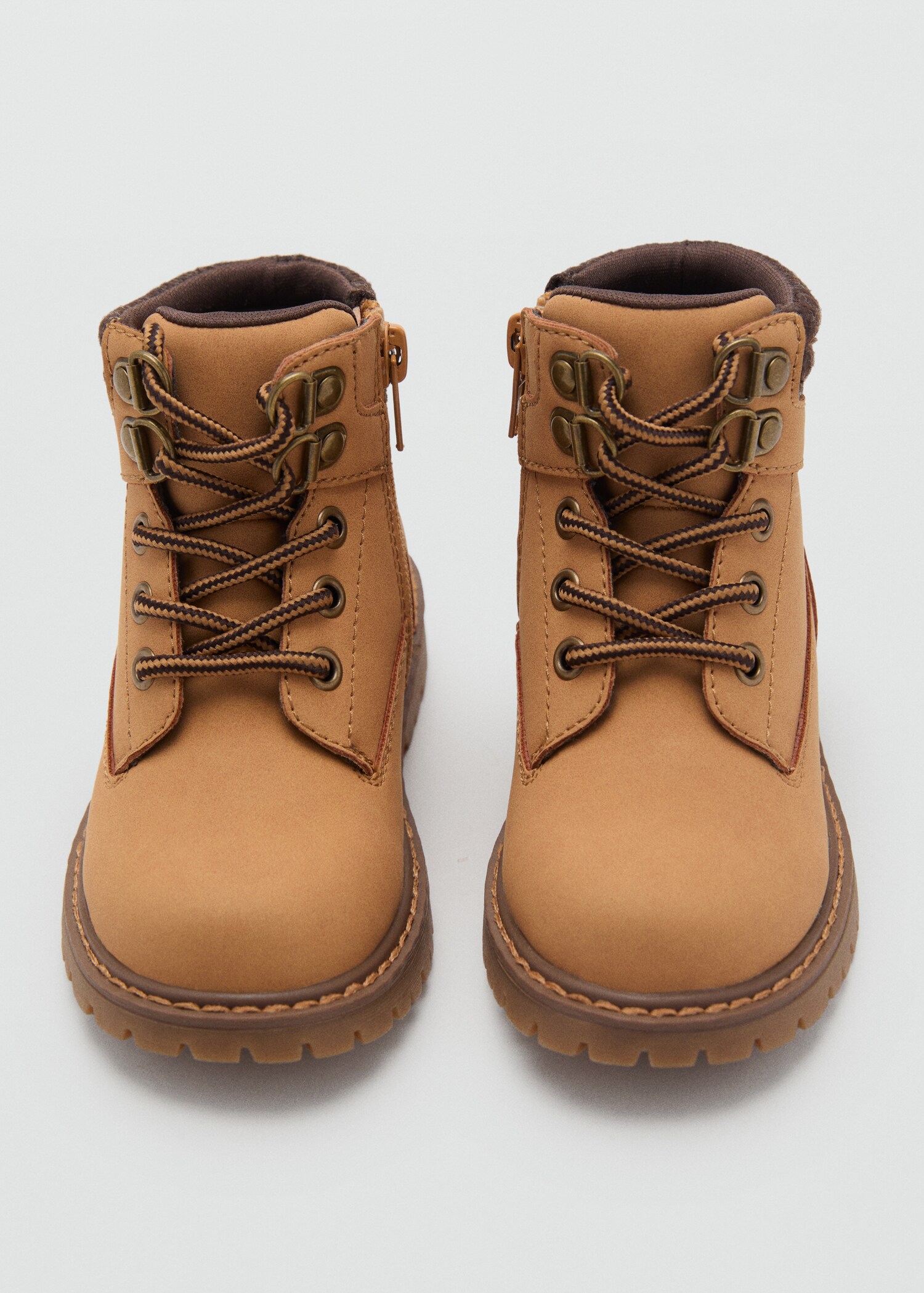 Lace-up mountain boots - Details of the article 3