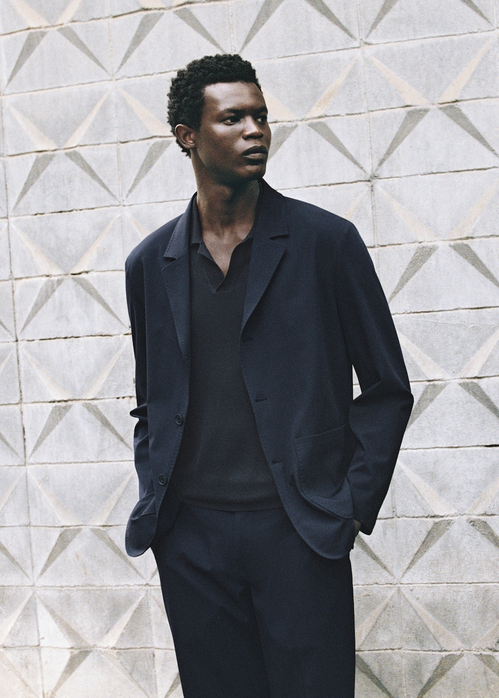 Slim-fit suit jacket with pockets