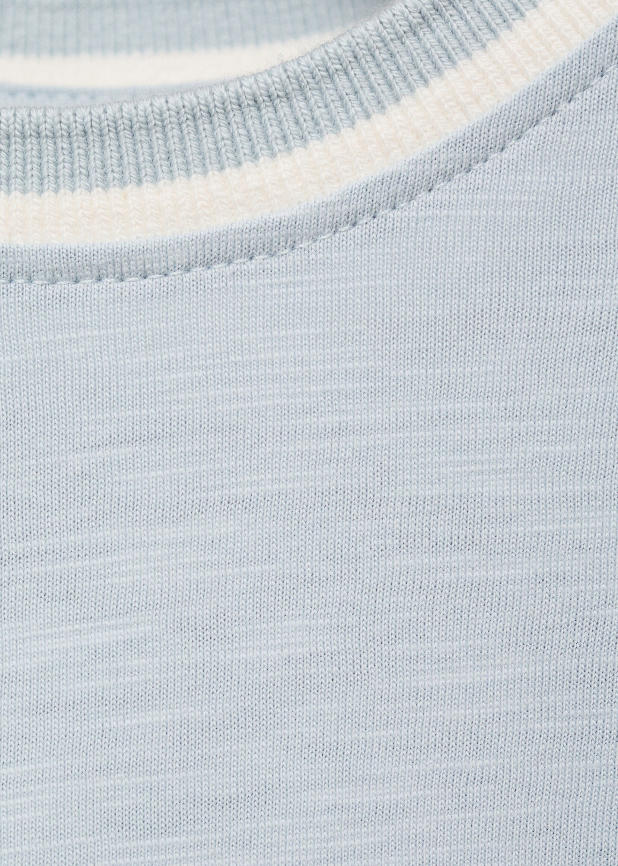 Contrast neck t-shirt - Details of the article 8, Sky Blue. Ref: 17025159-00.