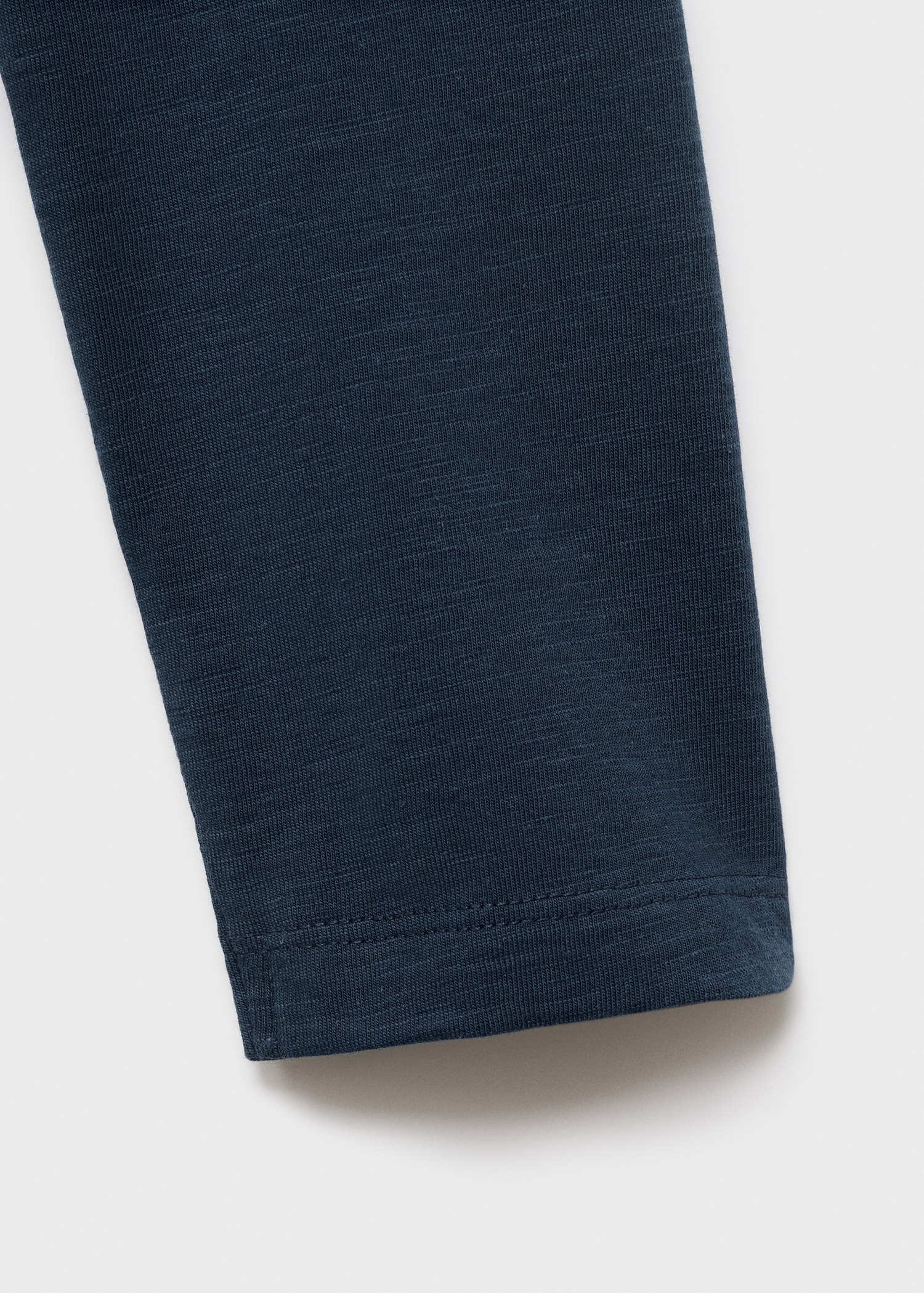 T-shirt col contrastant - Détail de l'article 0