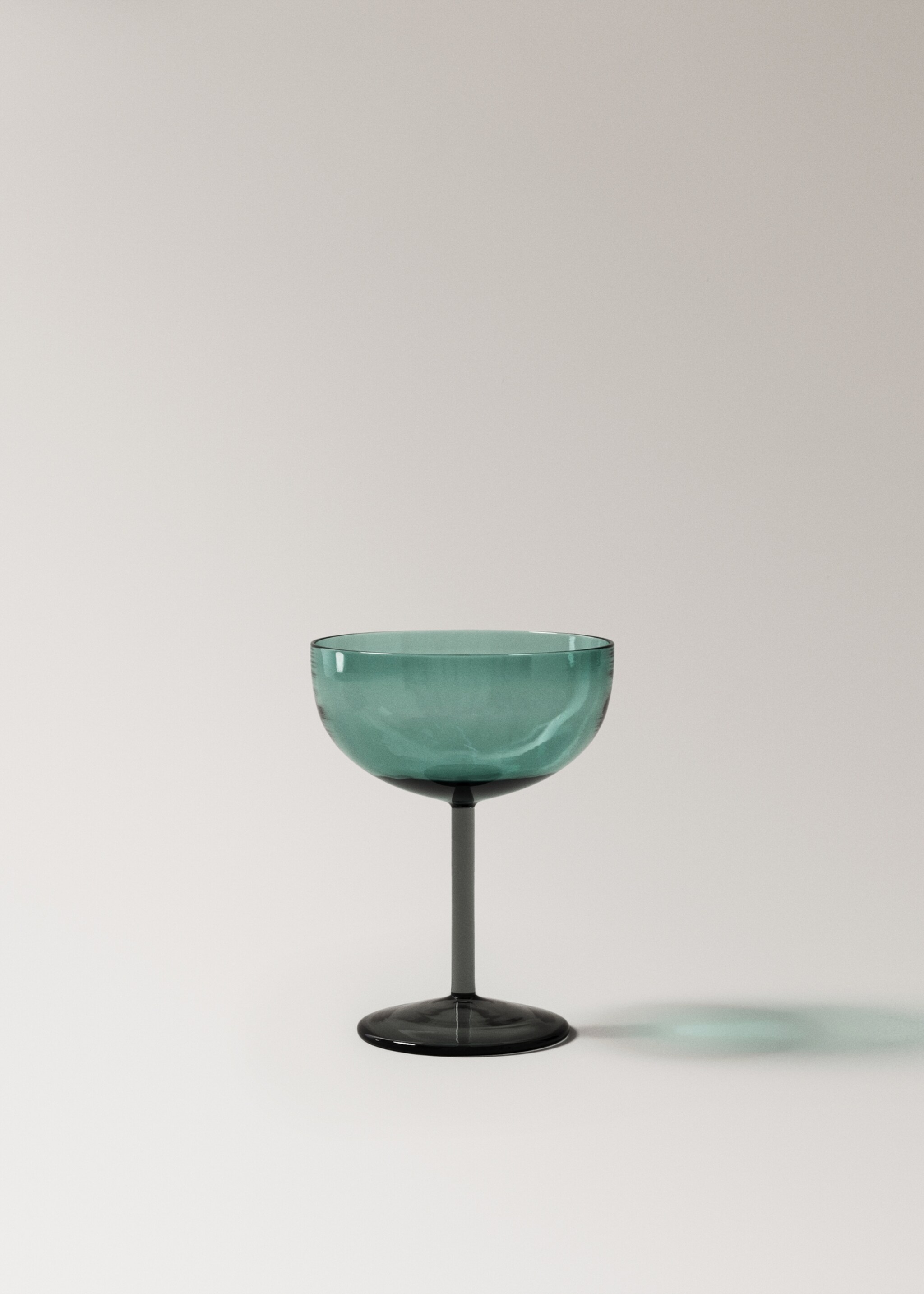 Borosilicate cava glass - Article without model, Medium Green. Ref: 17025168-00.