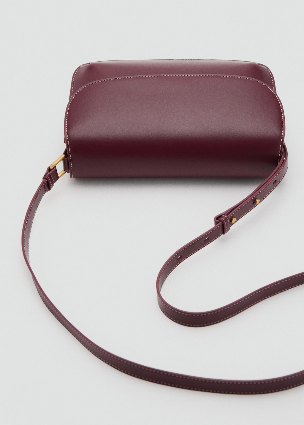 Crossbody bag with flap