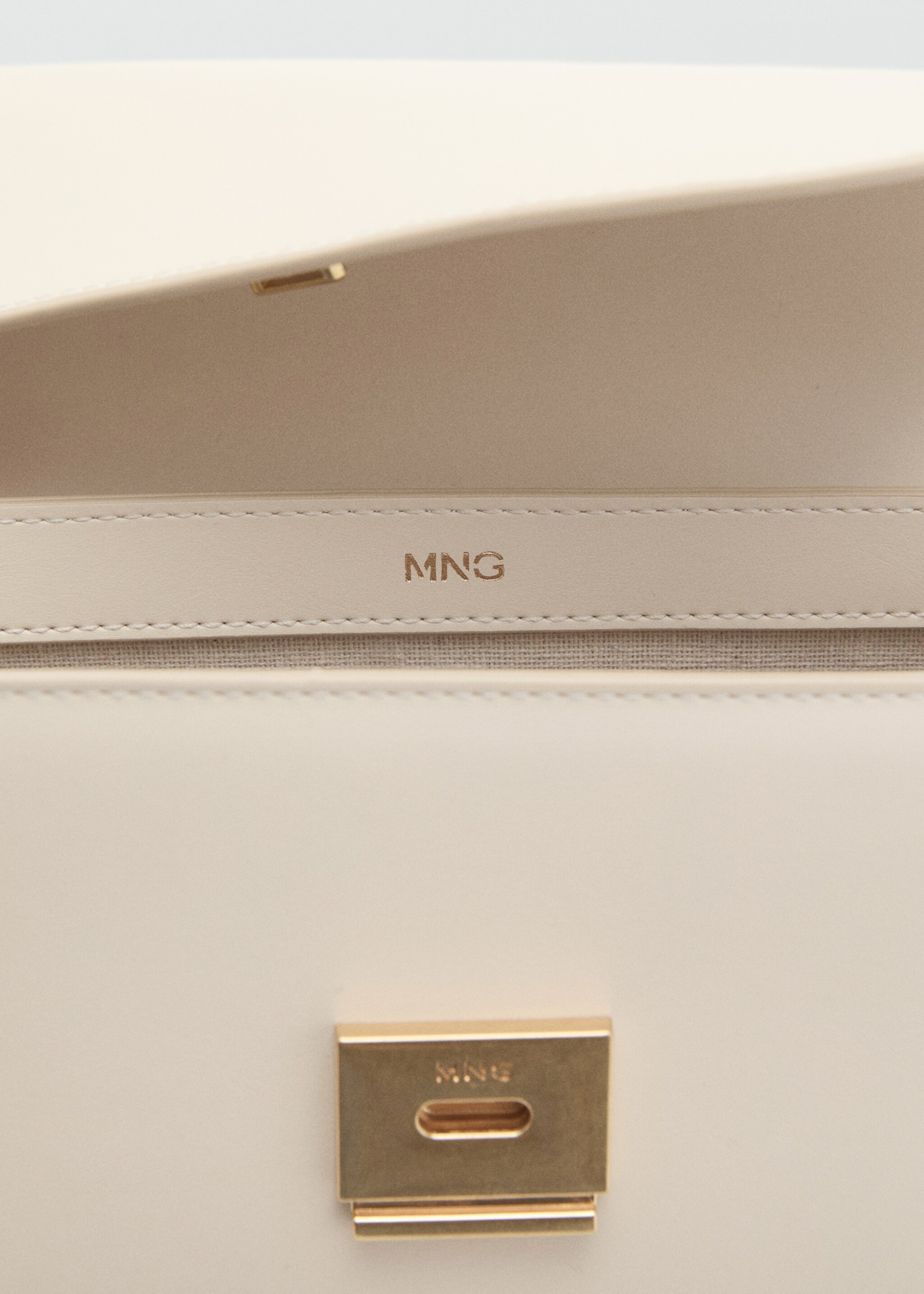 Crossbody bag with flap - Details of the article 2, Off White. Ref: 17025798-00.