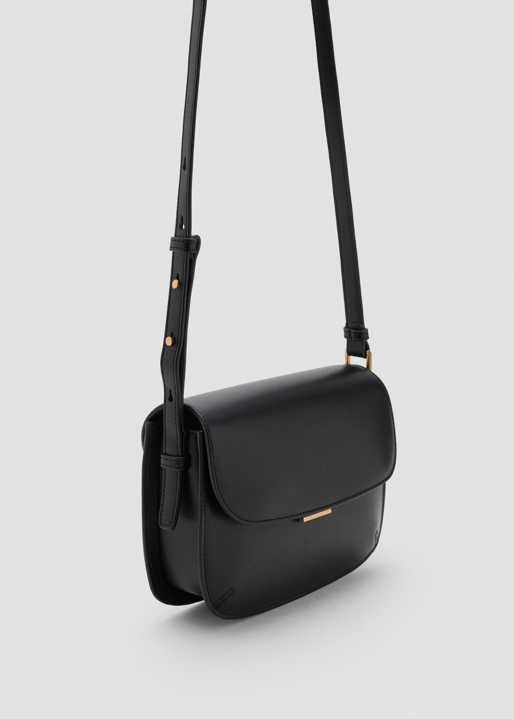 Shoulder bag with metal closure - Women | MANGO Japan