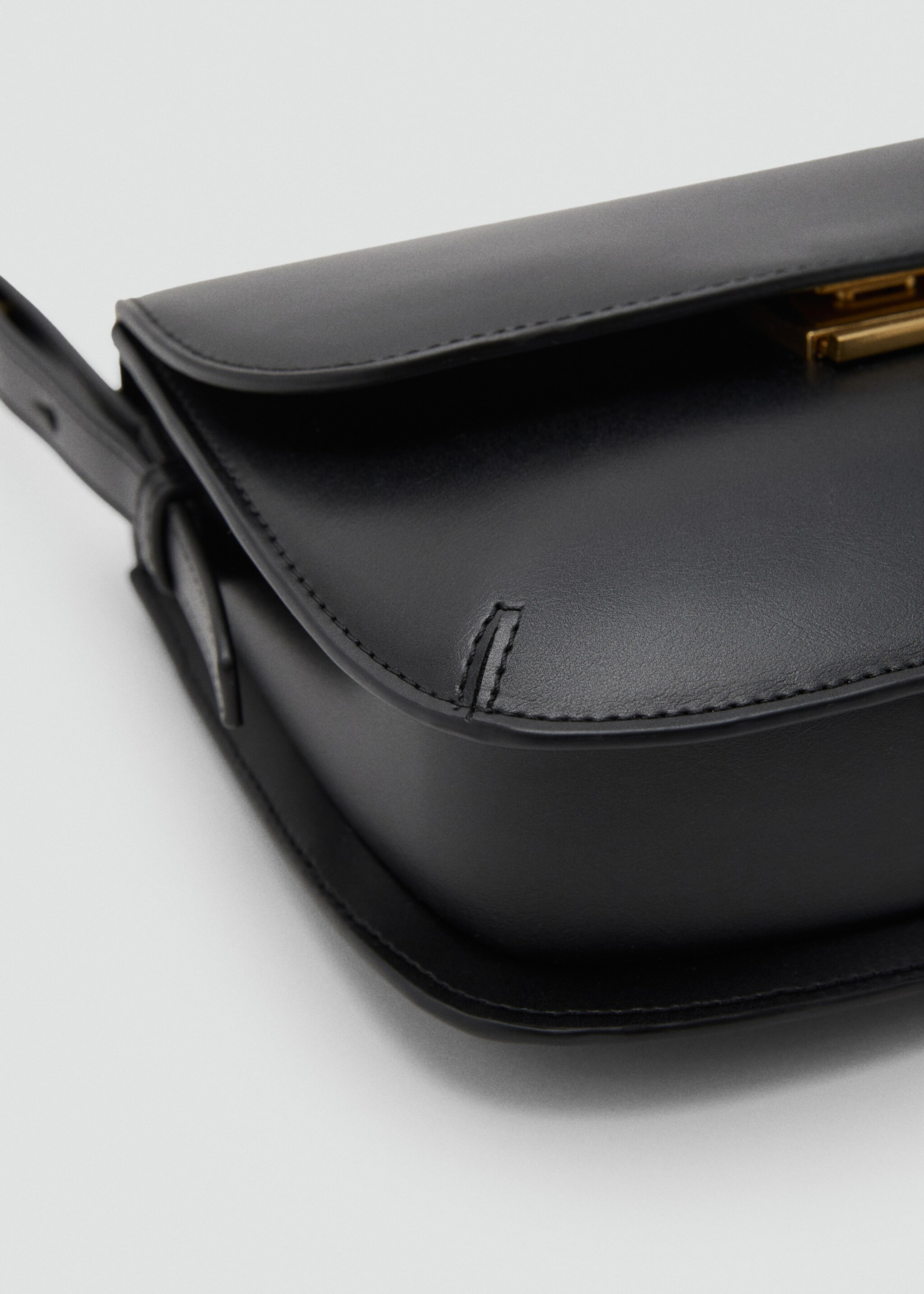 Crossbody bag with flap - Details of the article 3, Black. Ref: 17025798-00.