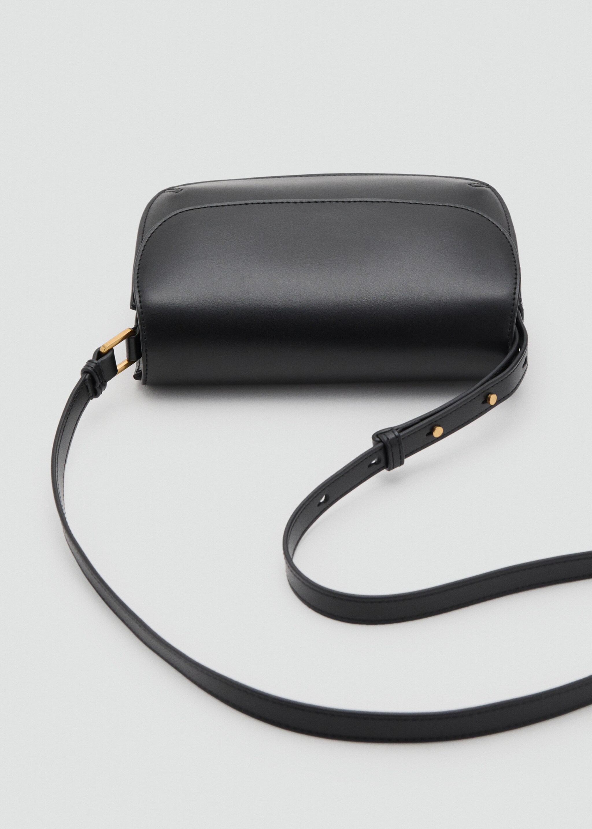 Crossbody bag with flap - Details of the article 4, Black. Ref: 17025798-00.