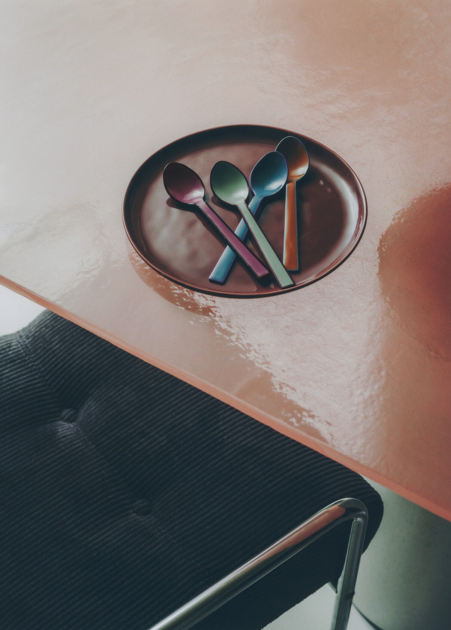 Set of 4 multi-coloured dessert spoons - Details of the article 6