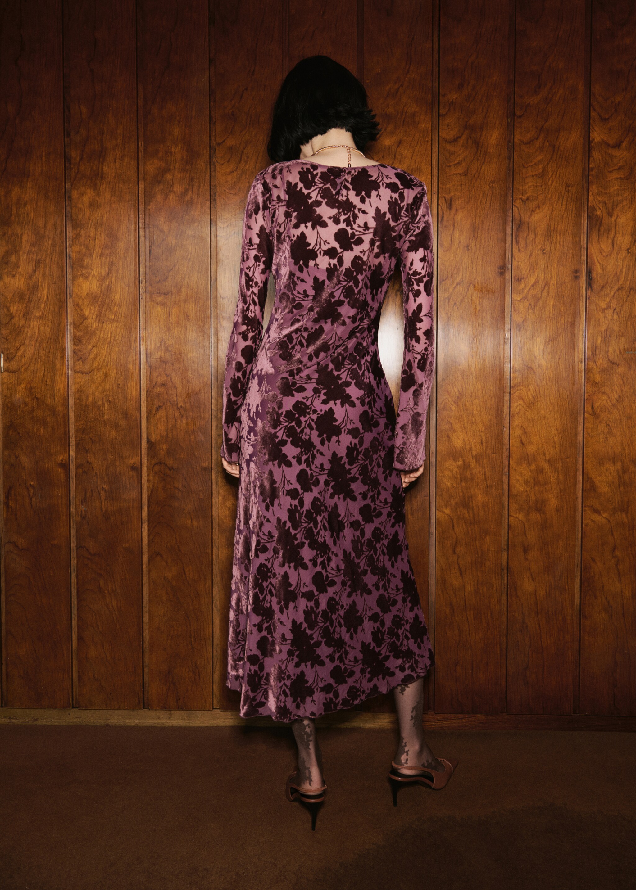 Floral jacquard dress with bell sleeves - Reverse of the article, Burgundy. Ref: 17025814-00.