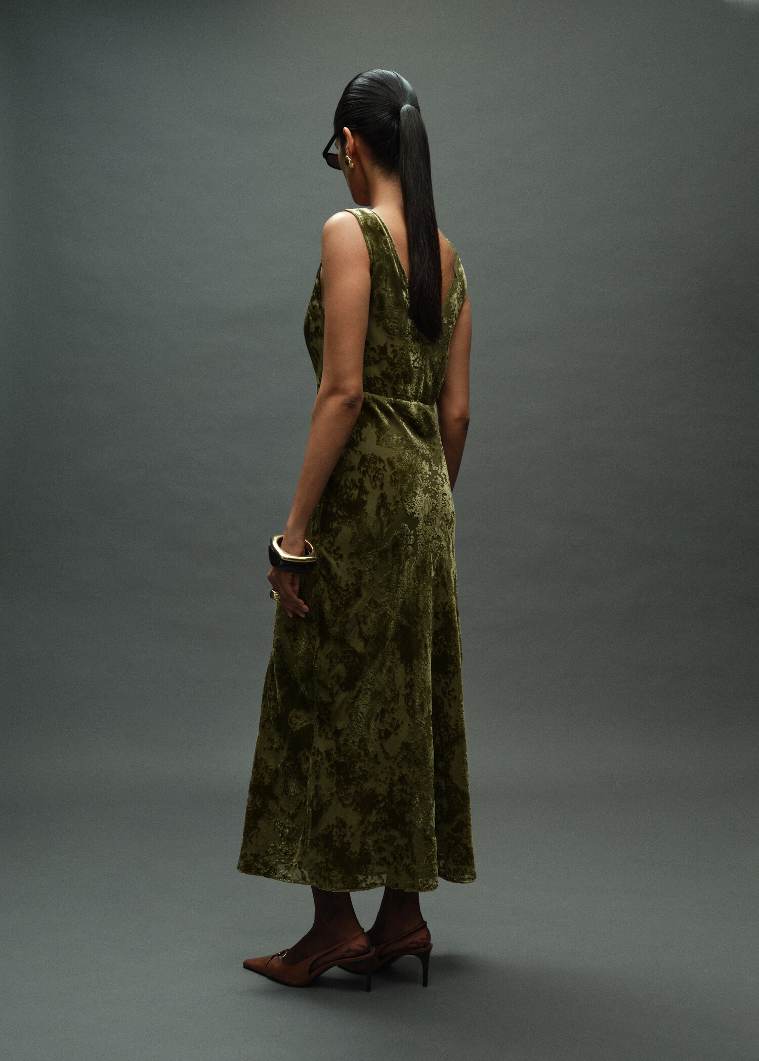 V-neck jacquard dress - Reverse of the article