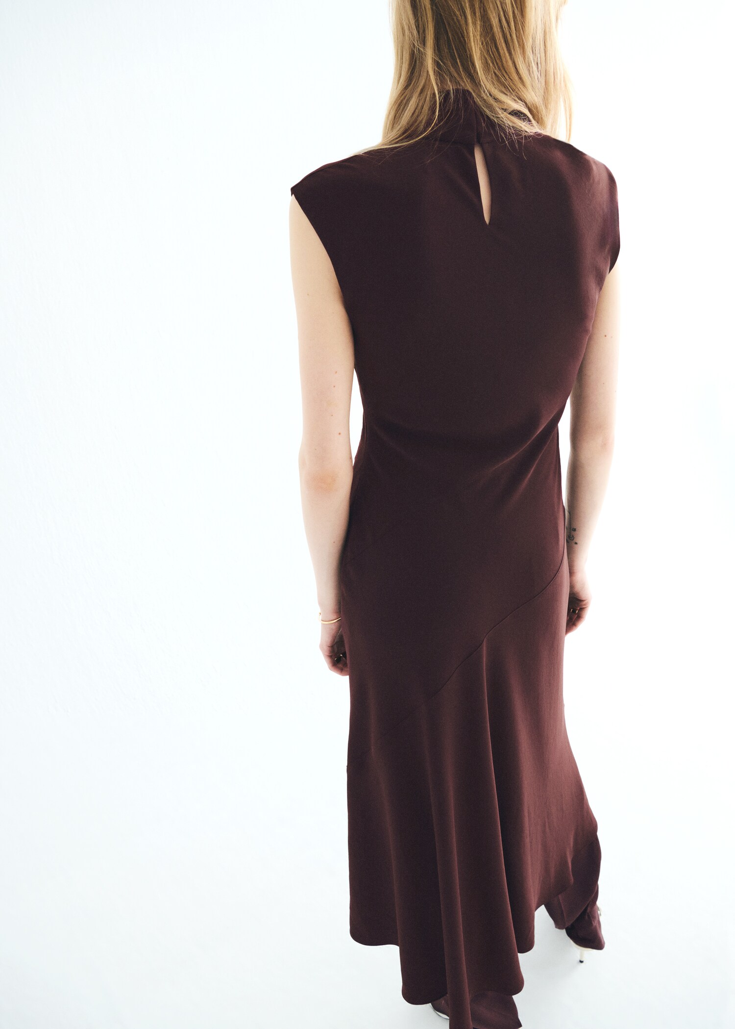 Long turtleneck dress - Reverse of the article