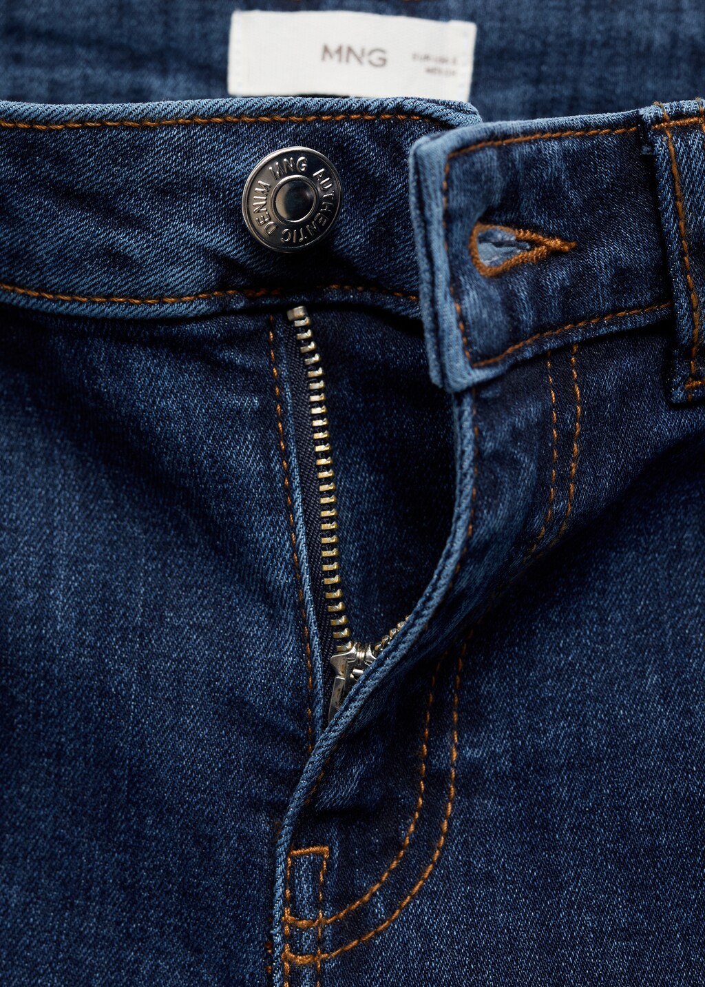 Wide leg jeans with cut-out